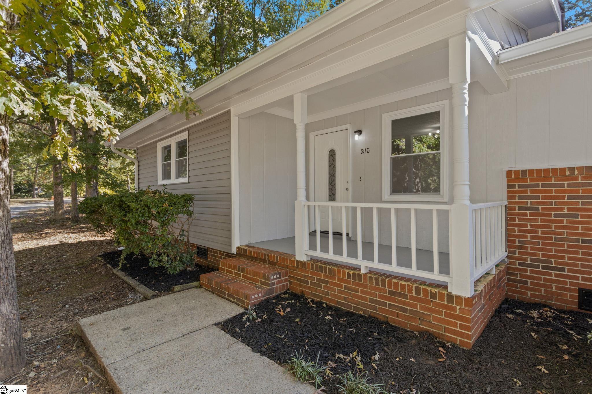 210 Pinonwood Drive Simpsonville, SC 29680