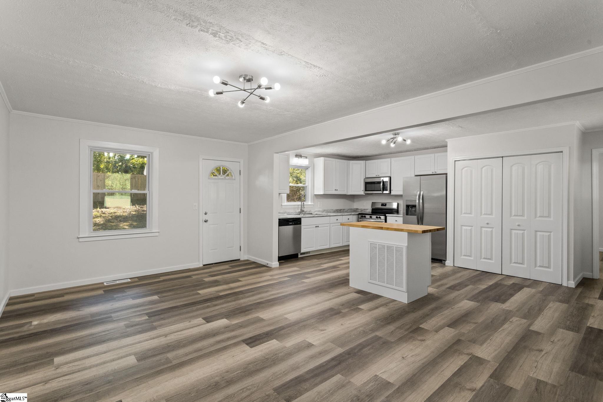 210 Pinonwood Drive Simpsonville, SC 29680