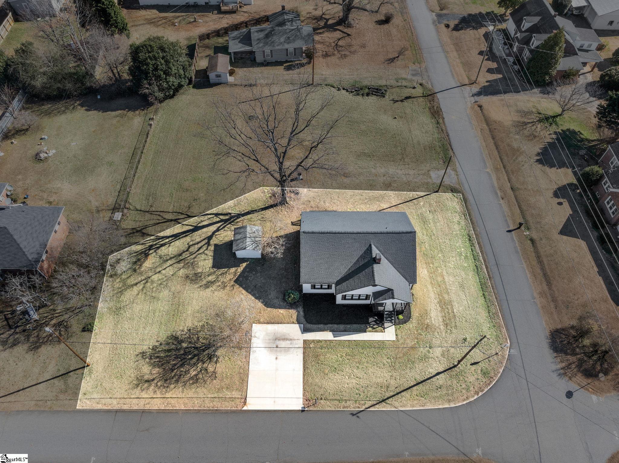 129 Spring Street Reidville, SC 29375