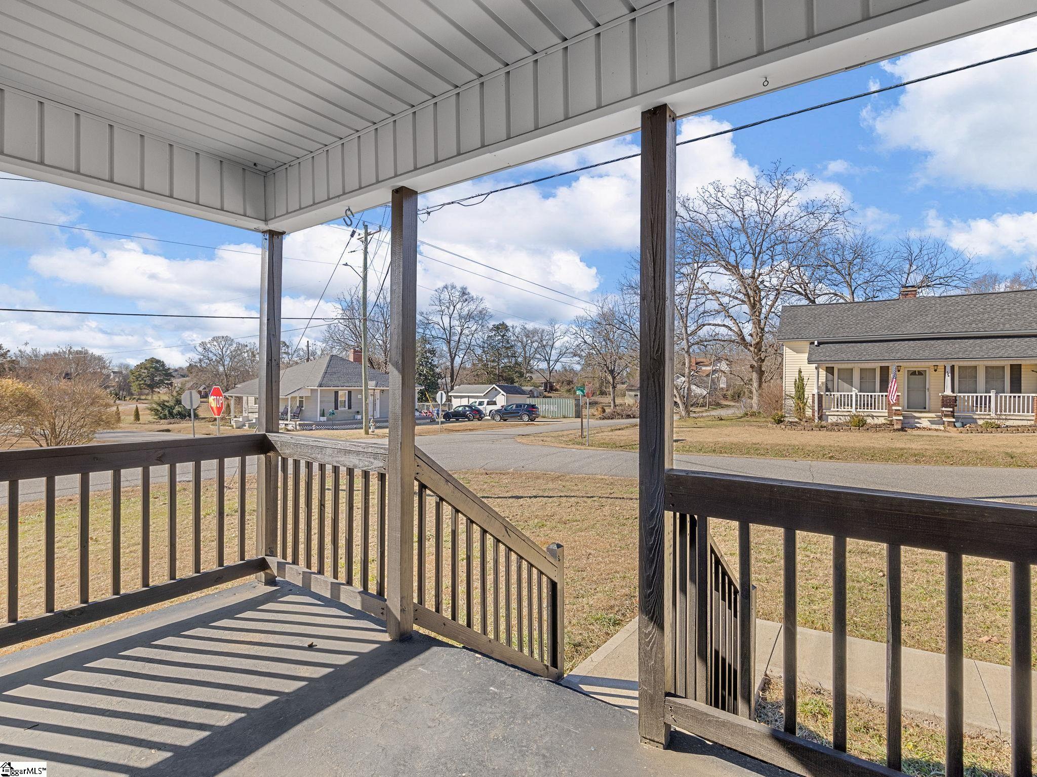 129 Spring Street Reidville, SC 29375