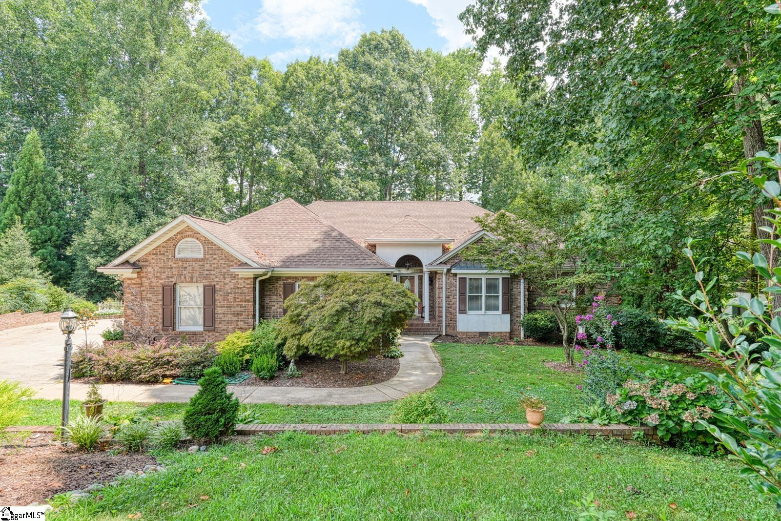 335 Hillcove Point Wellford, SC 29385