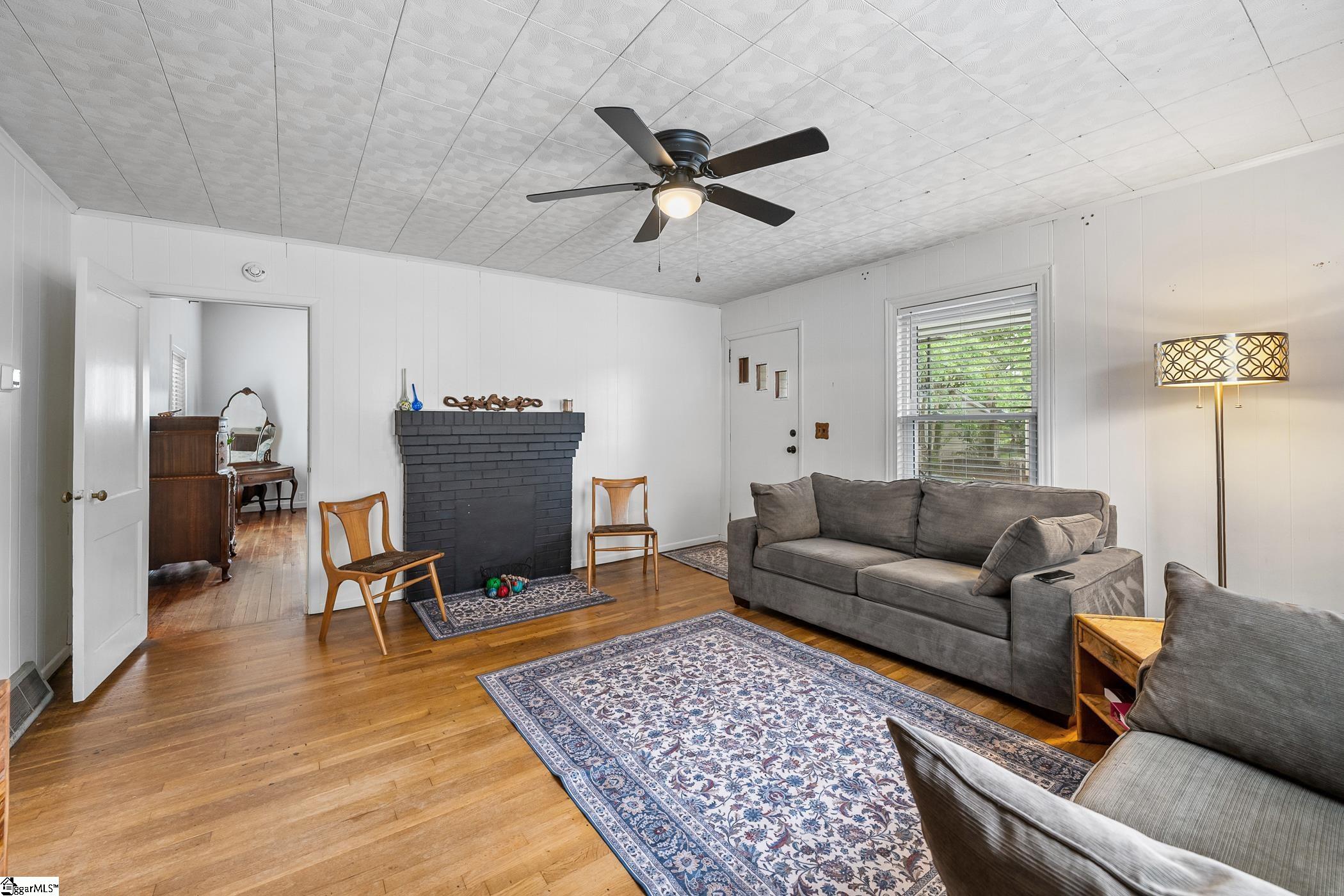 15 Webb Street Greenville, SC 29605