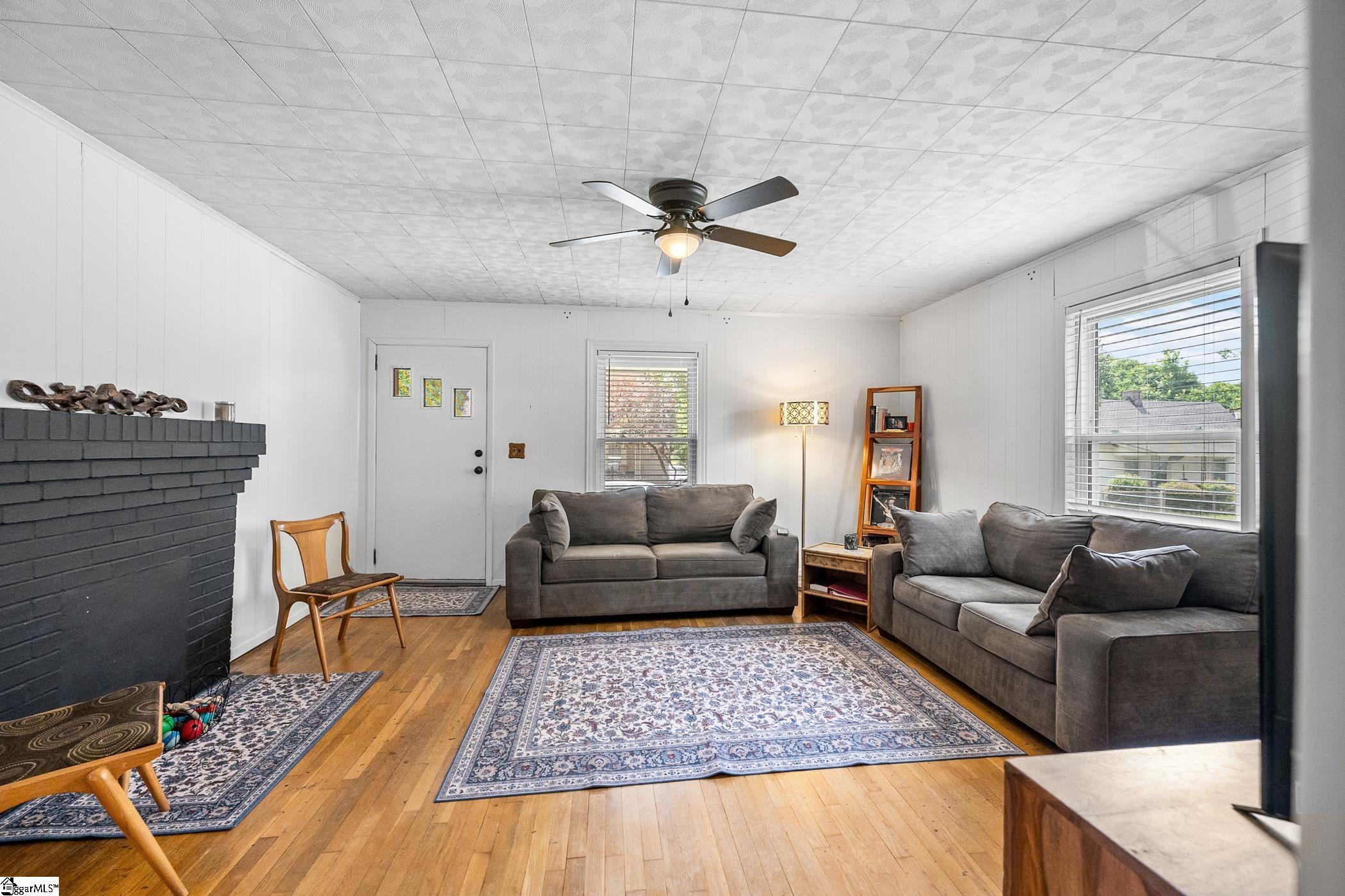 15 Webb Street Greenville, SC 29605