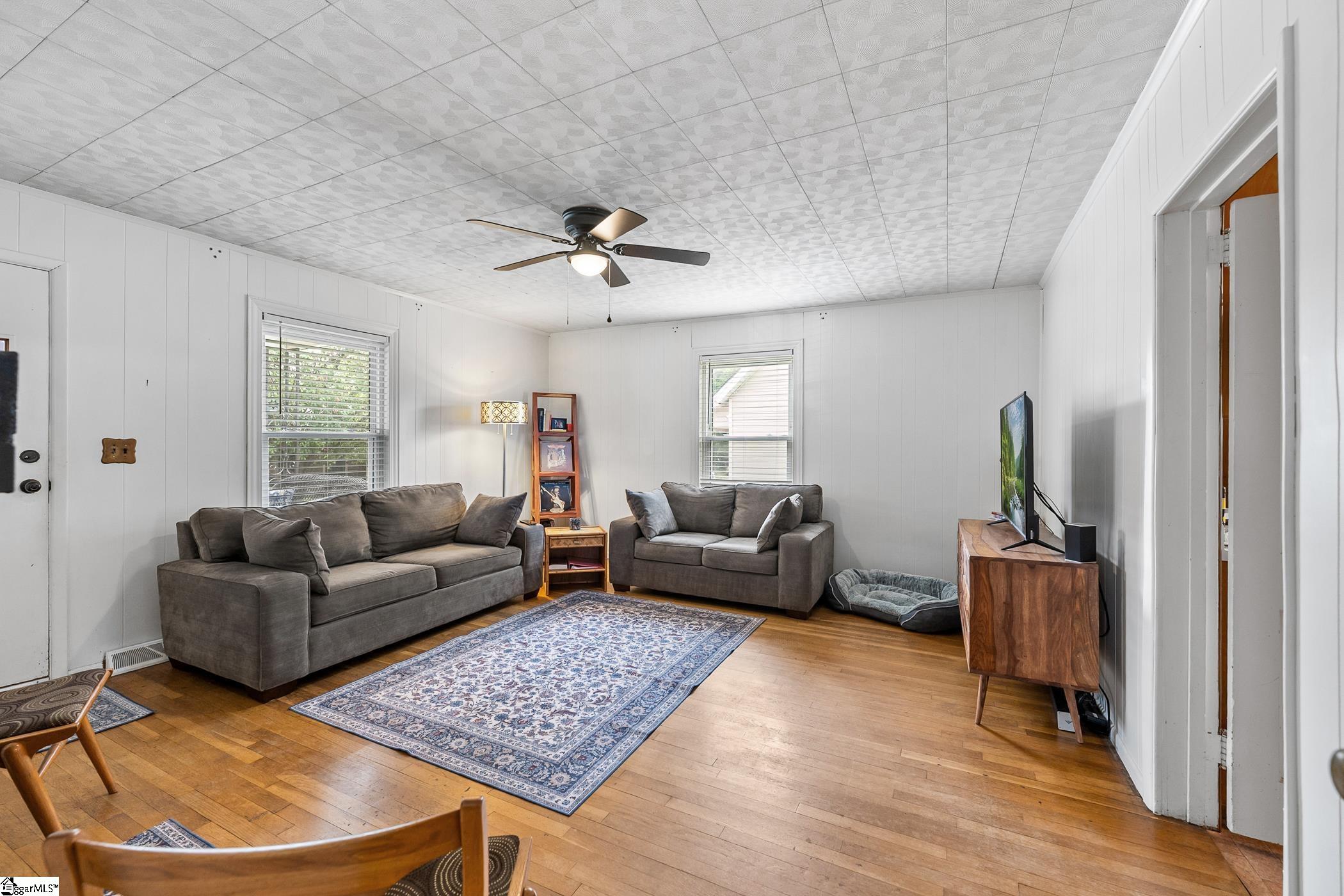 15 Webb Street Greenville, SC 29605