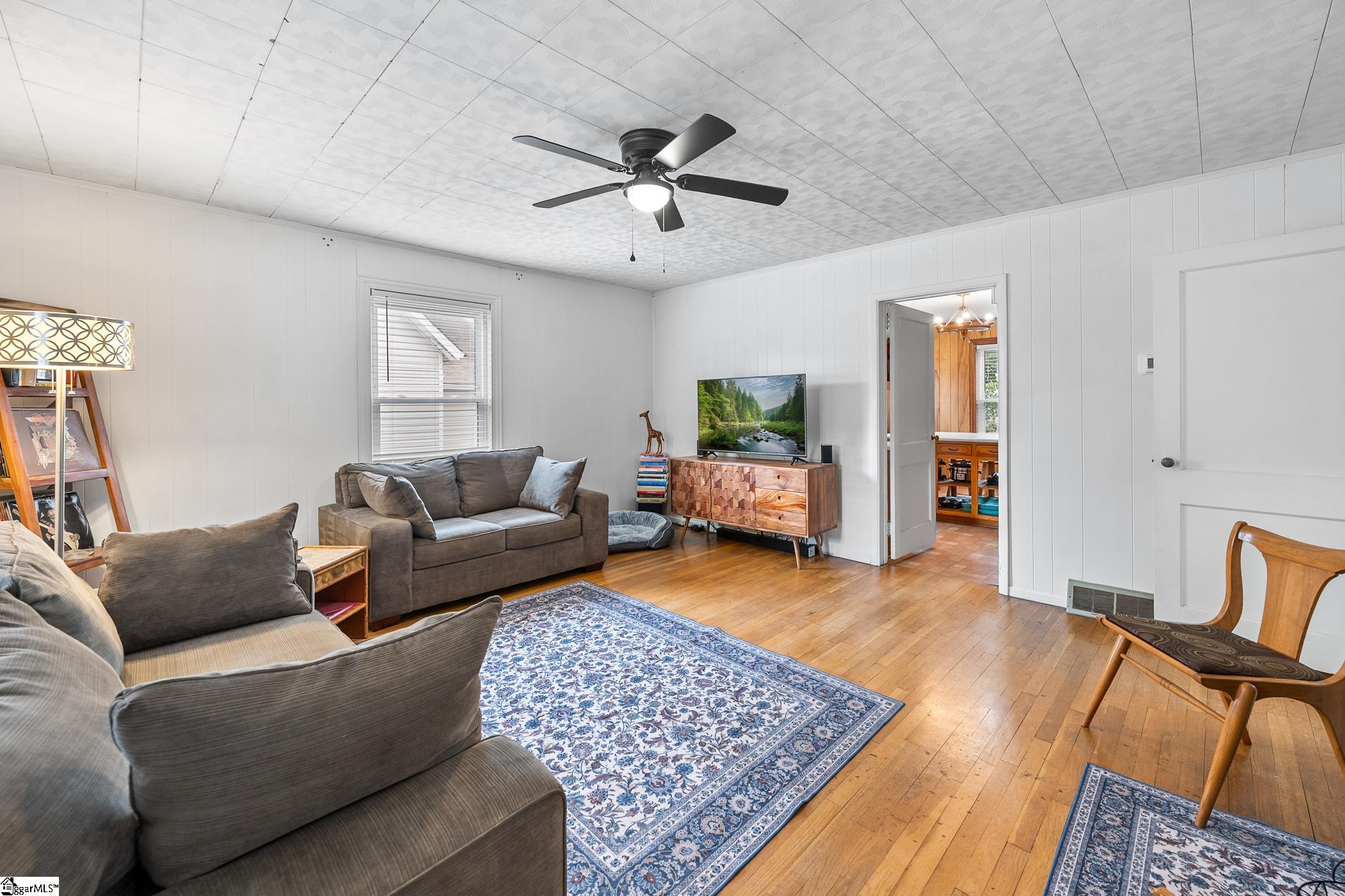 15 Webb Street Greenville, SC 29605