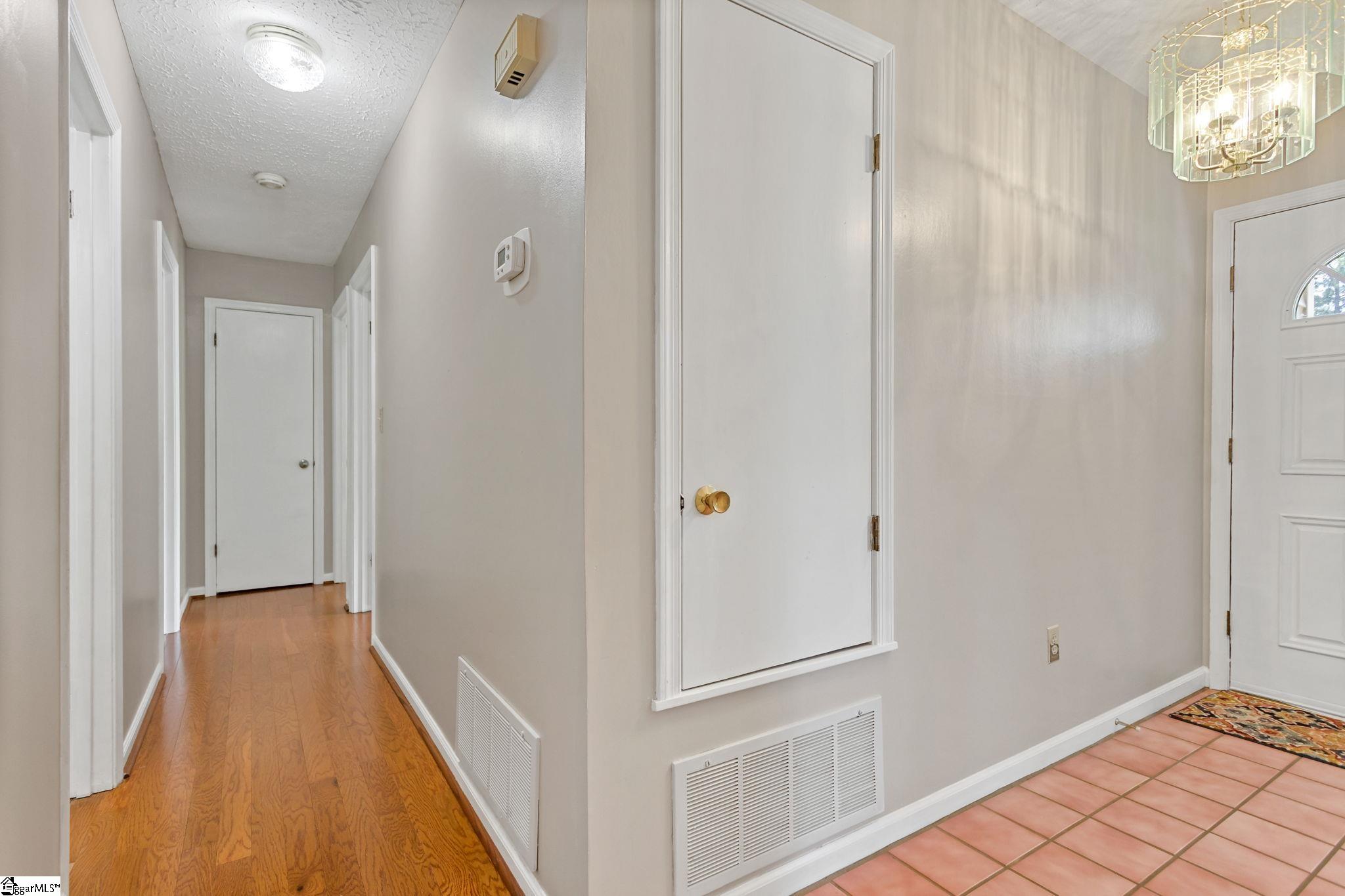 206 Aberdeen Lane Spartanburg, SC 29307