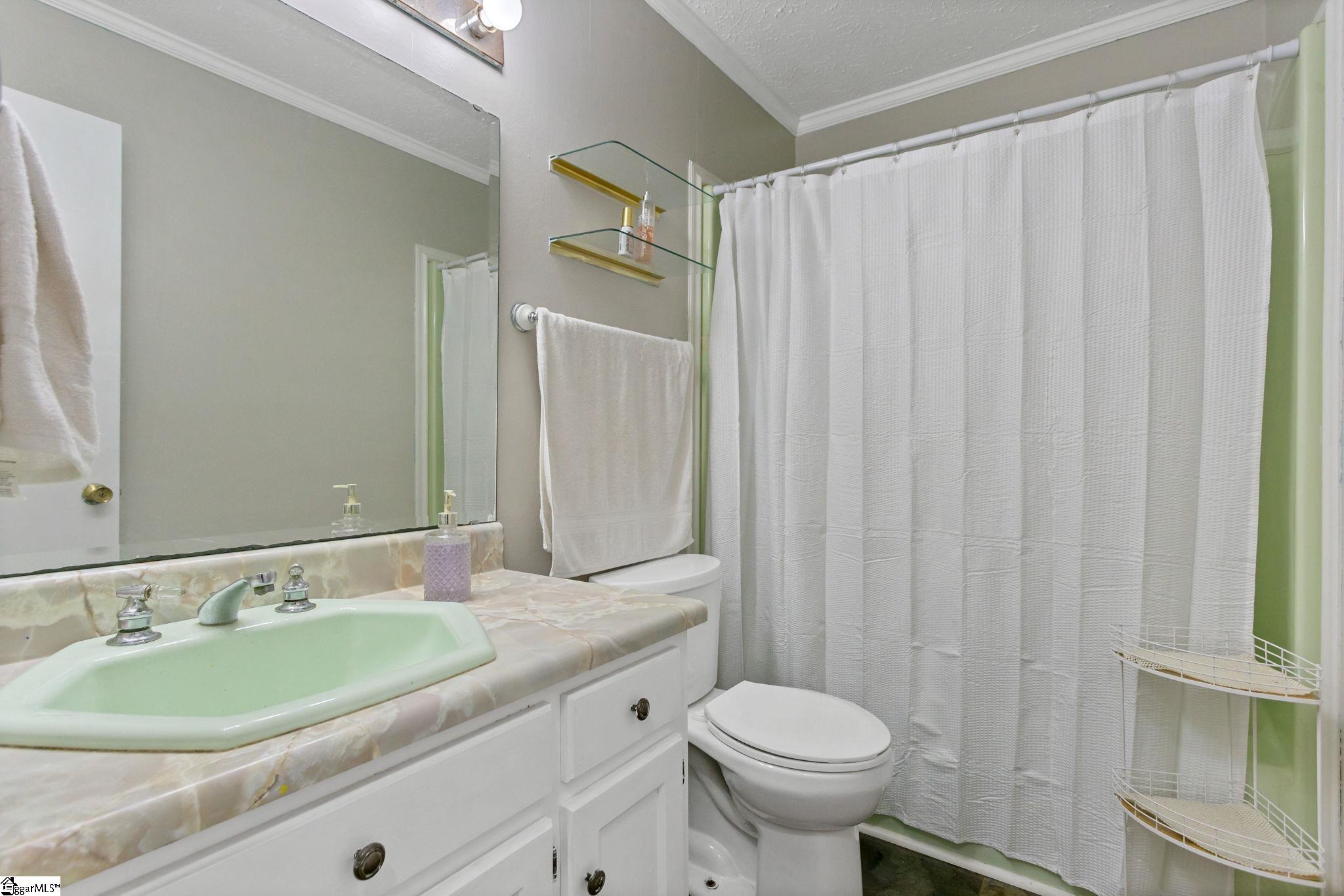 206 Aberdeen Lane Spartanburg, SC 29307