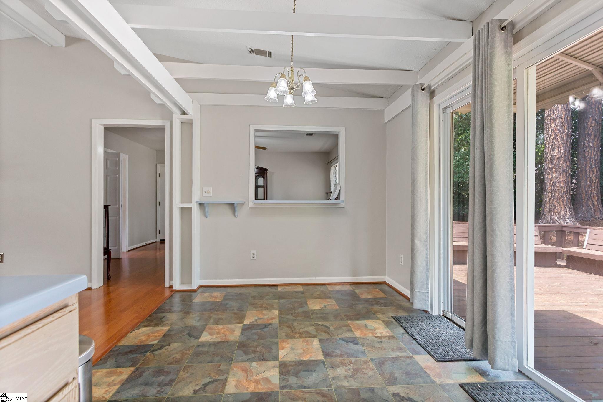 206 Aberdeen Lane Spartanburg, SC 29307