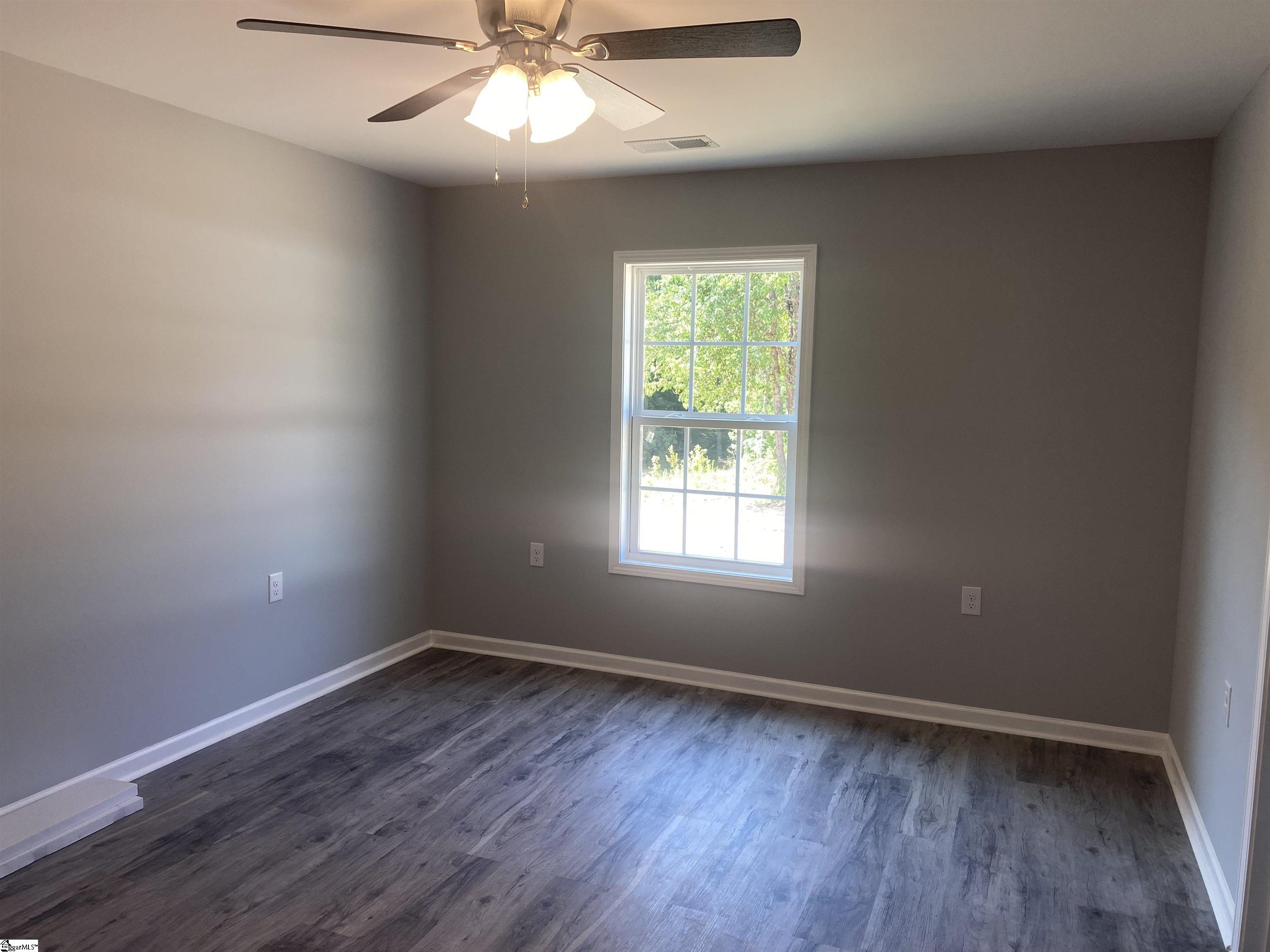 124 Laura Jane Lane Gray Court, SC 29645