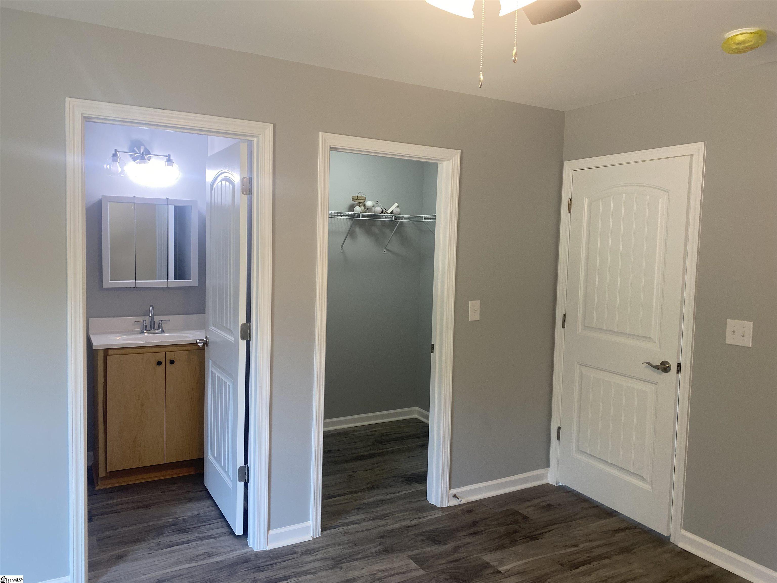 124 Laura Jane Lane Gray Court, SC 29645
