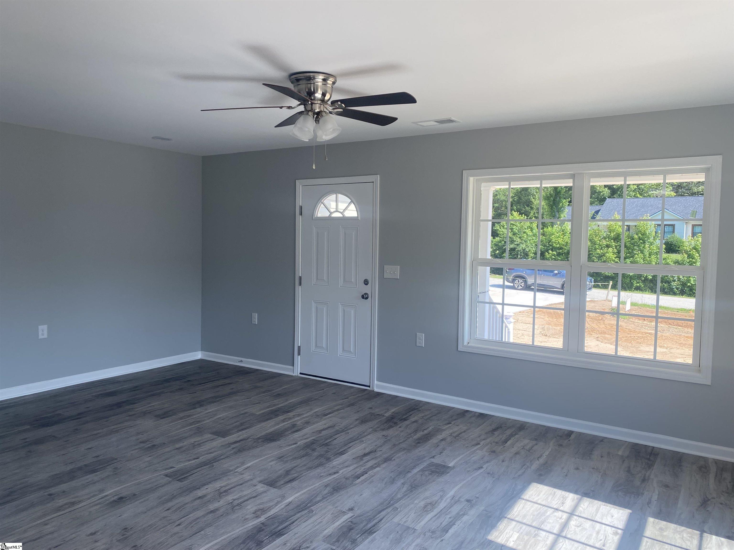 124 Laura Jane Lane Gray Court, SC 29645