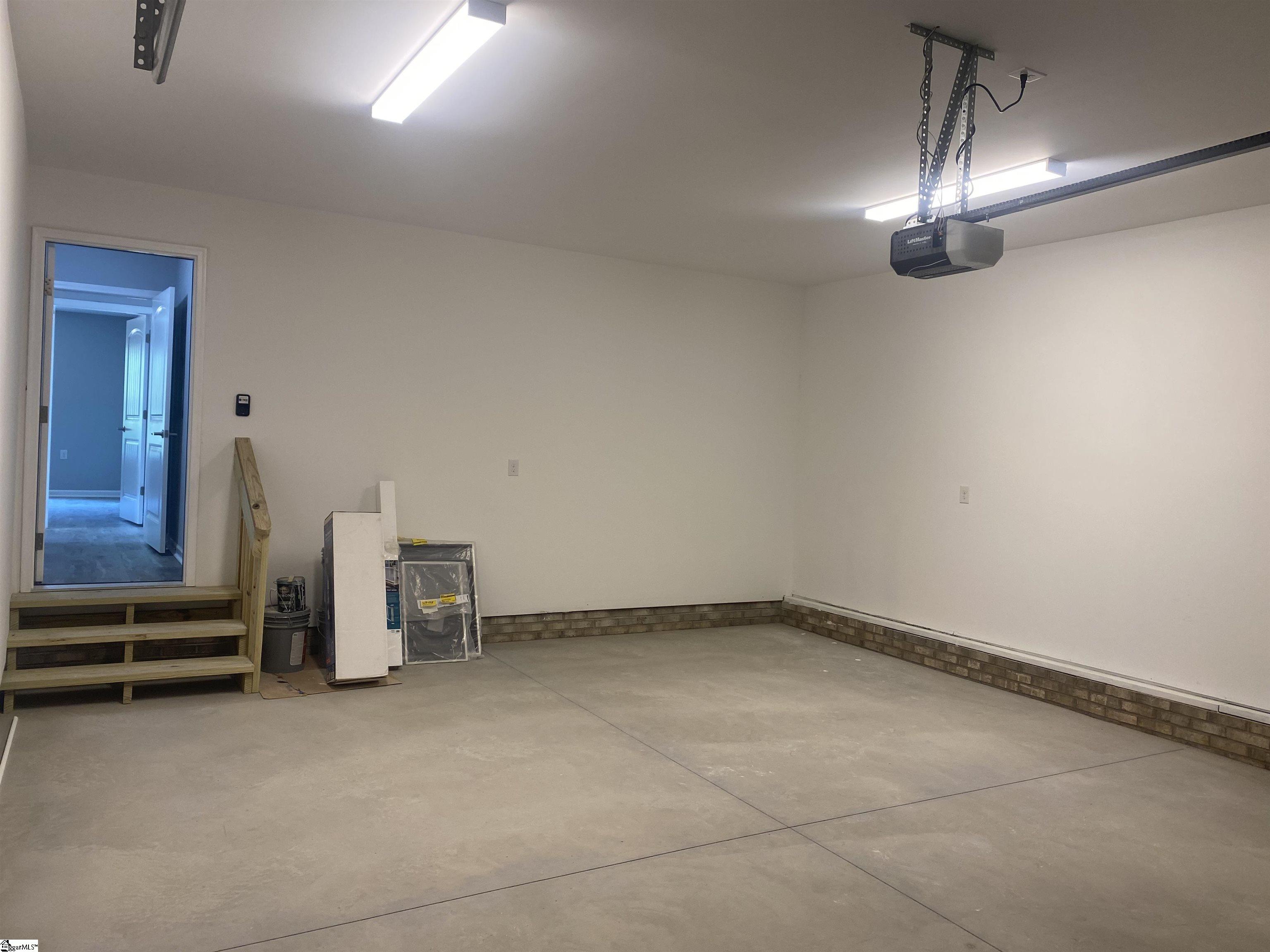 124 Laura Jane Lane Gray Court, SC 29645