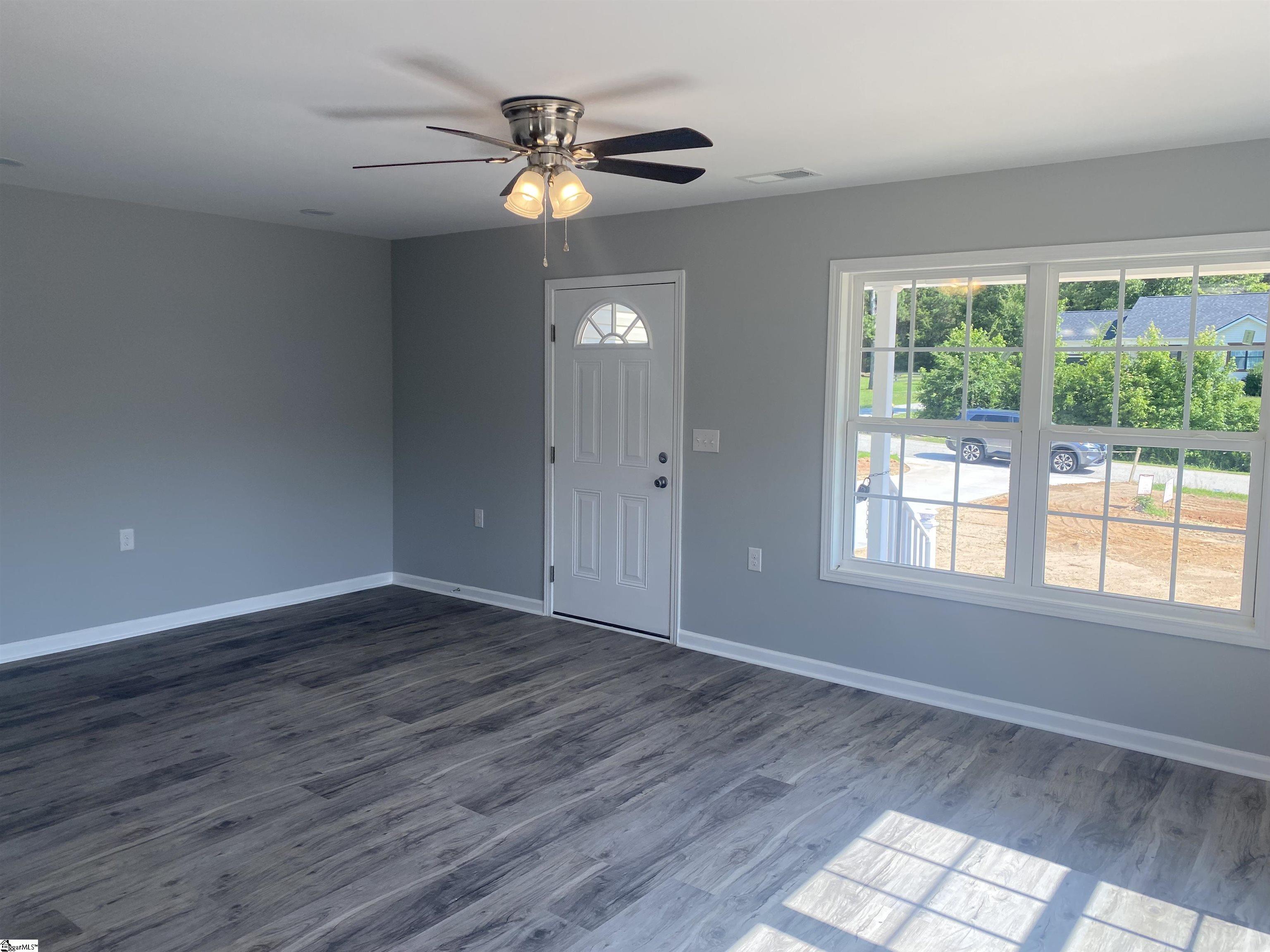 124 Laura Jane Lane Gray Court, SC 29645