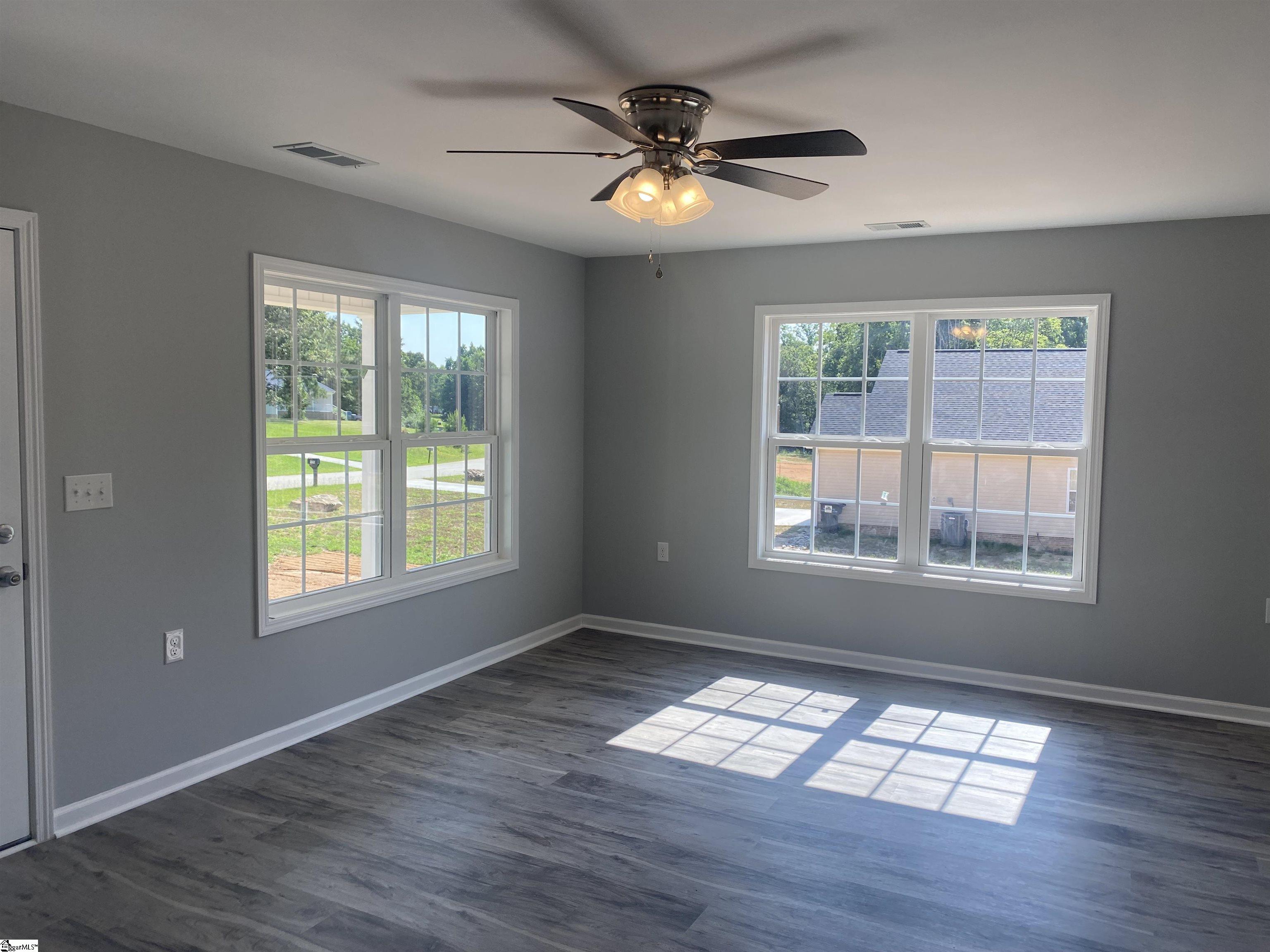 124 Laura Jane Lane Gray Court, SC 29645