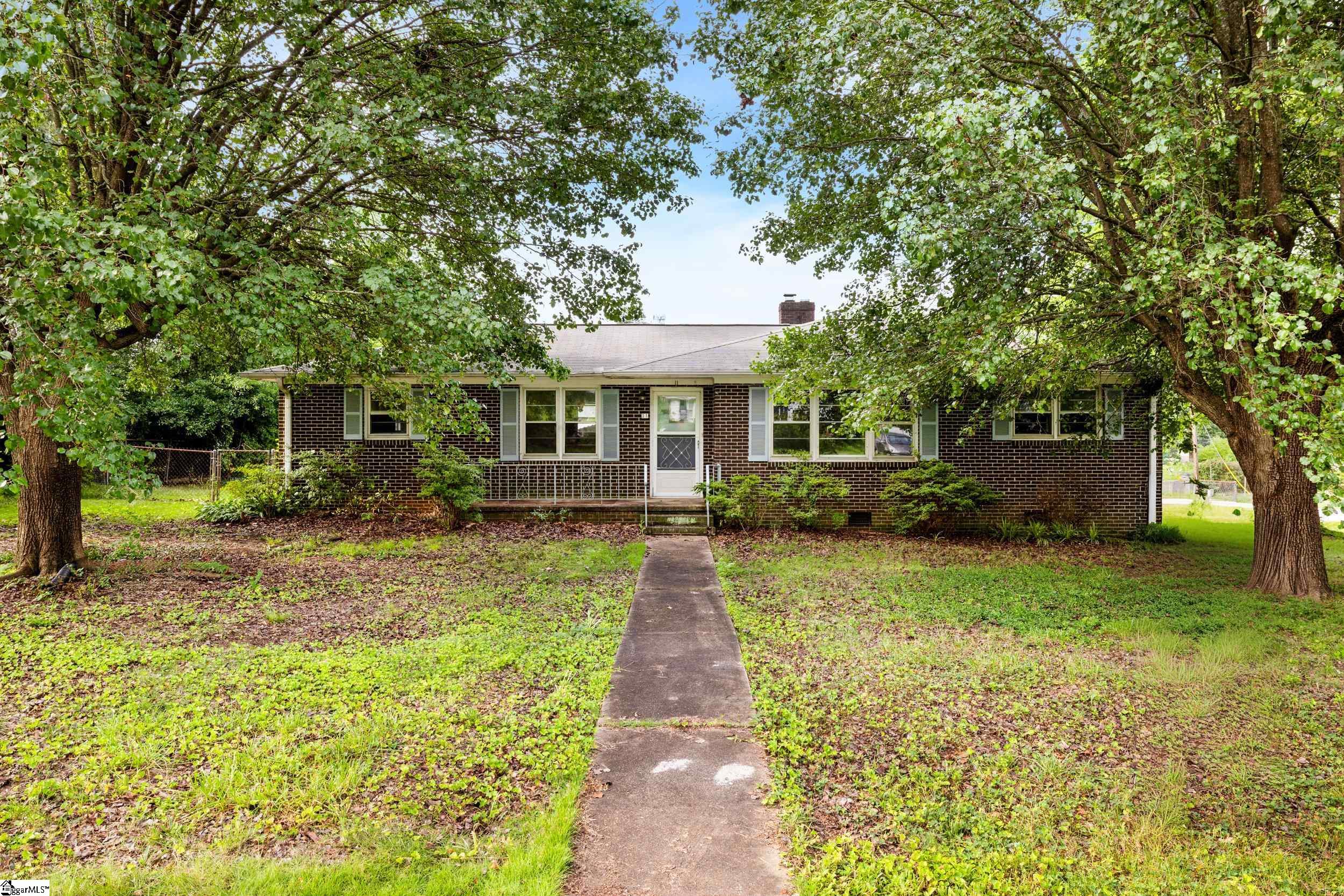 11 Picadilly Street Taylors, SC 29687