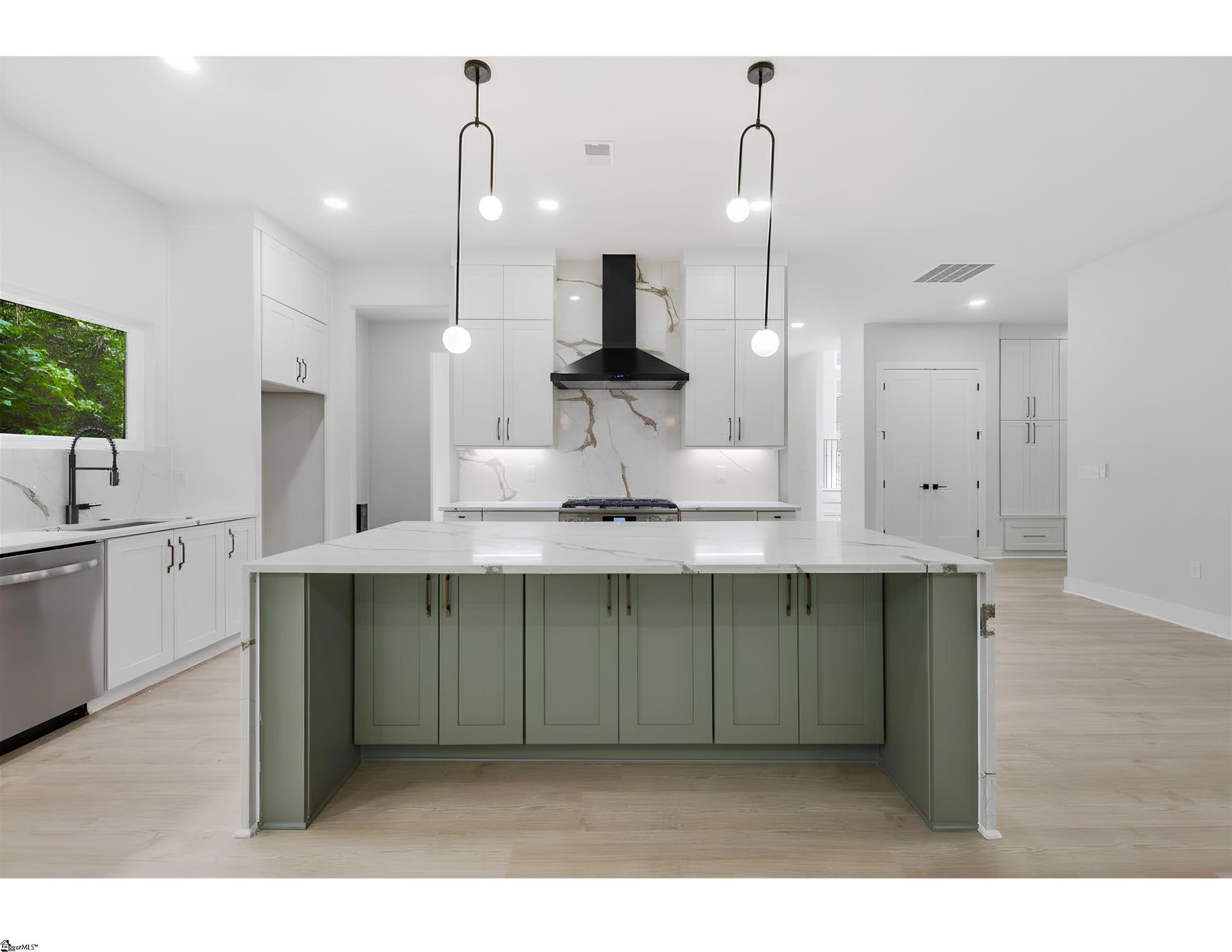 807 Garlington Avenue Greenville, SC 29615