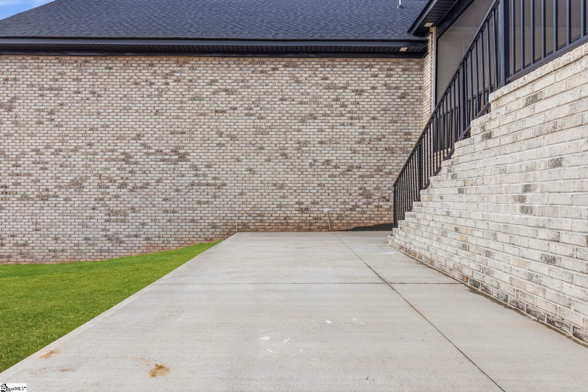 118 Crown Oak Court Spartanburg, SC 29301