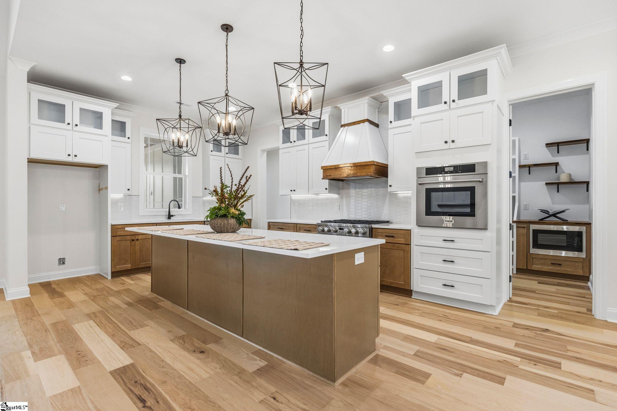 118 Crown Oak Court Spartanburg, SC 29301