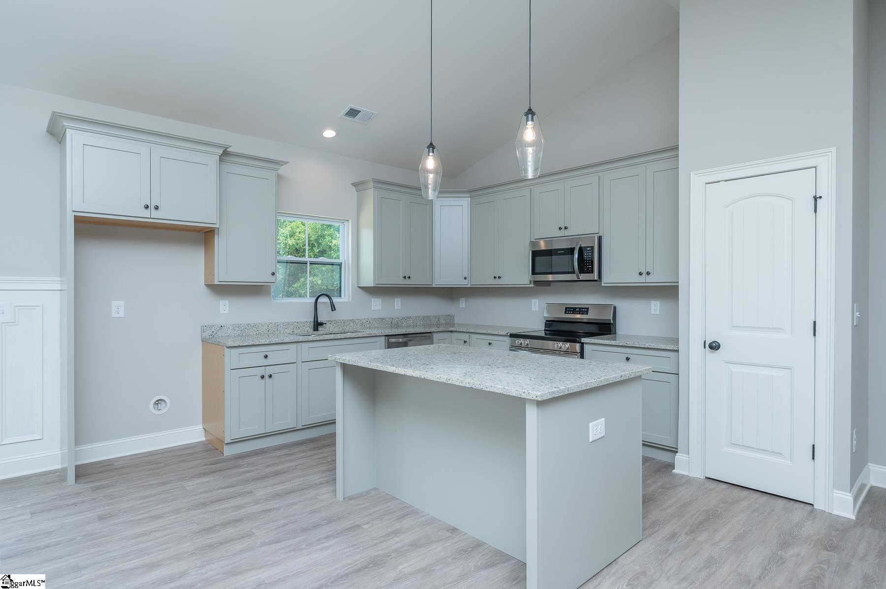 486 Hellams Road Gray Court, SC 29645