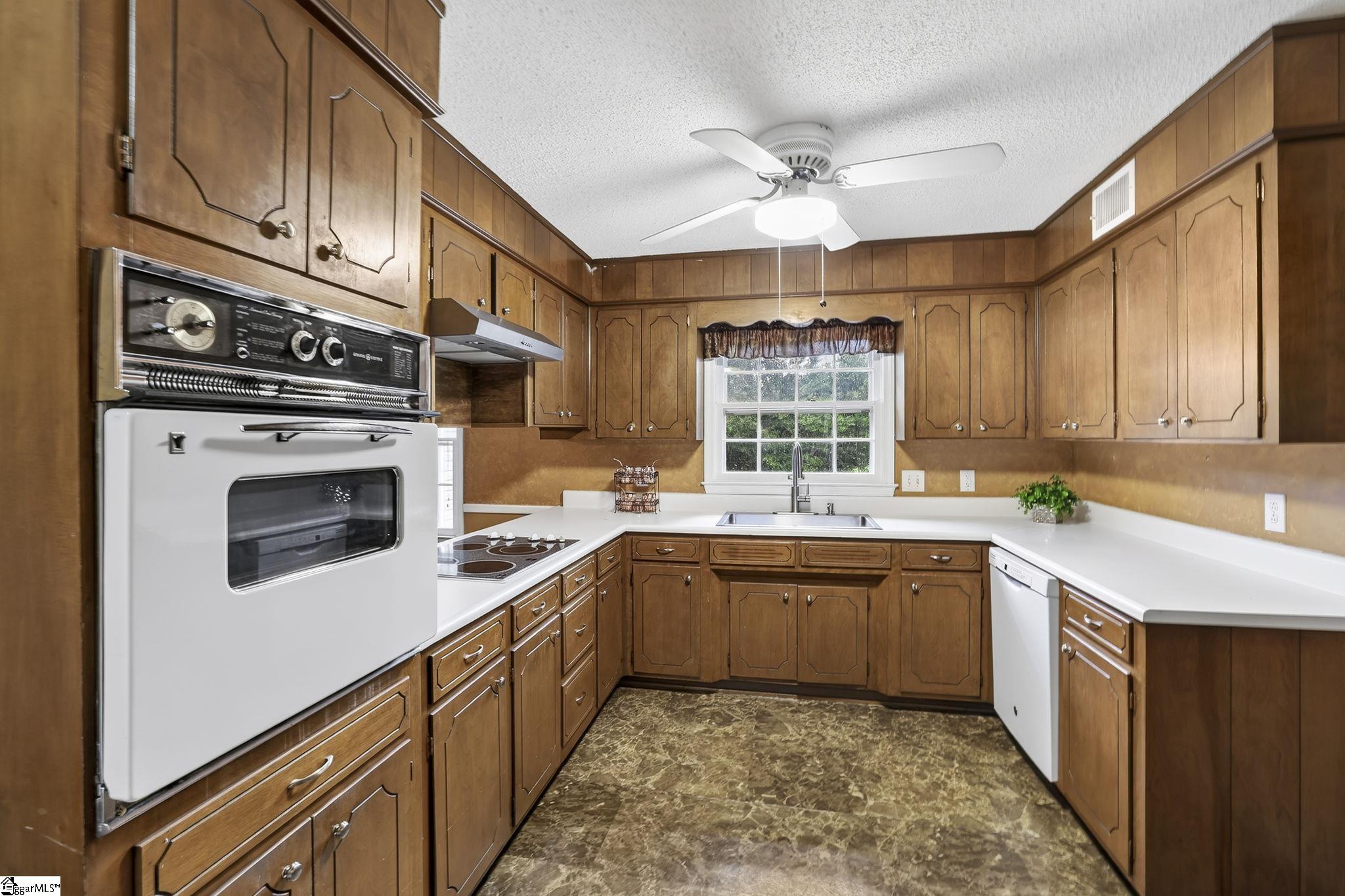108 Sunline Place Spartanburg, SC 29307
