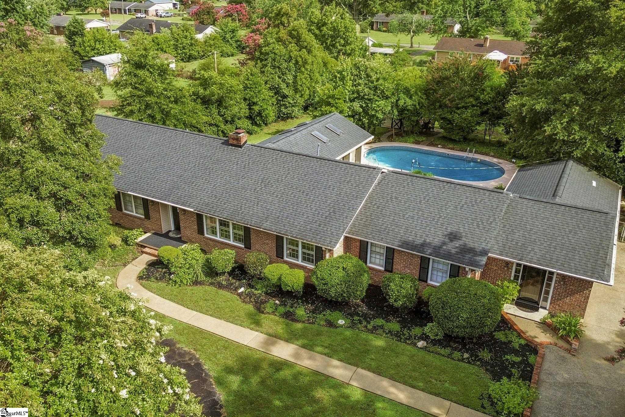 108 Sunline Place Spartanburg, SC 29307