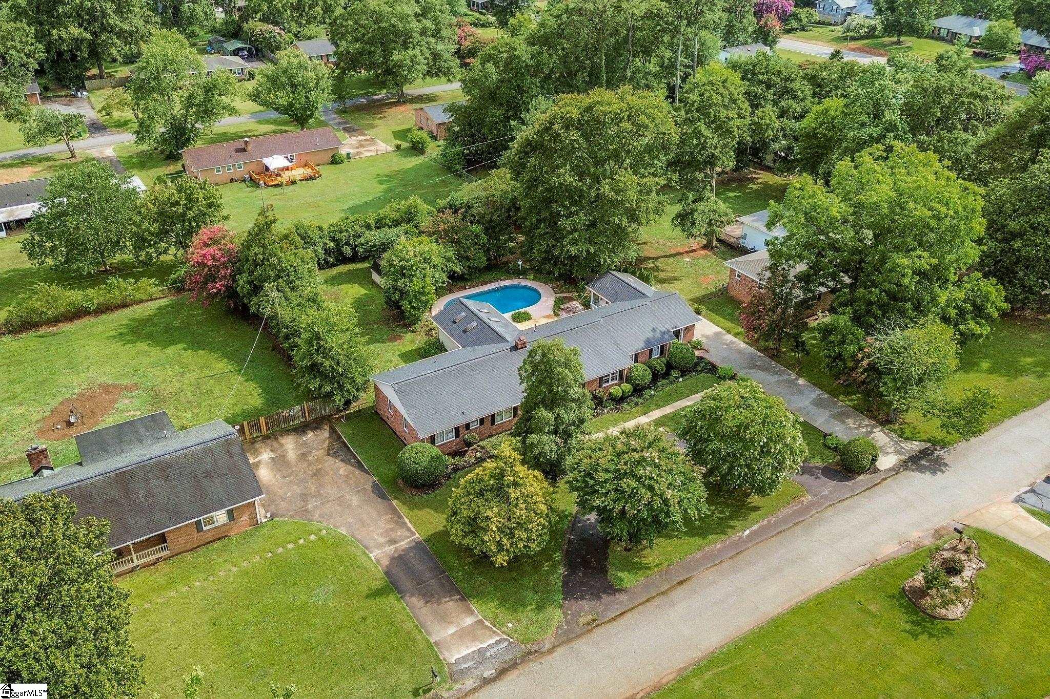 108 Sunline Place Spartanburg, SC 29307
