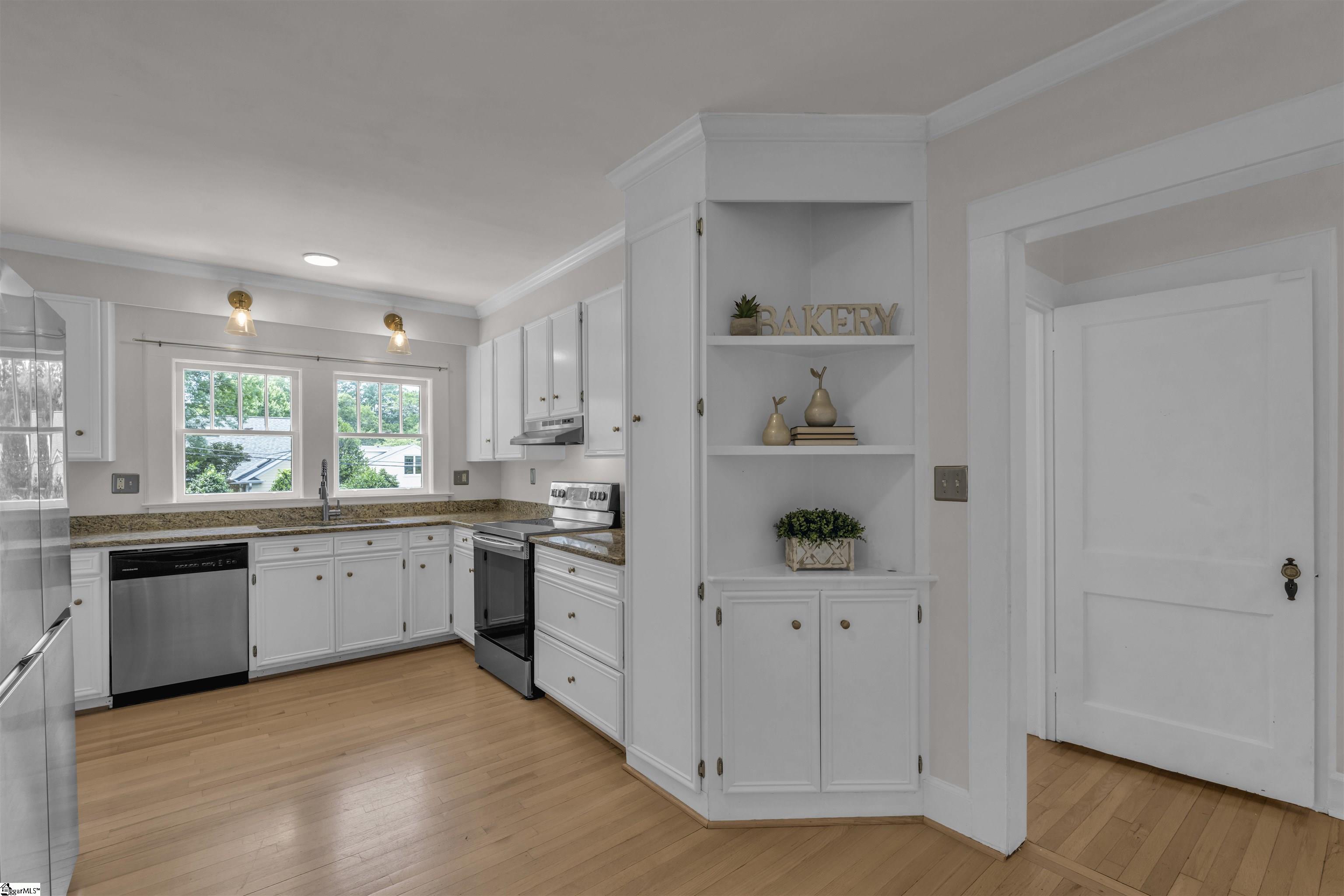 104 Ponce de Leon Drive Greenville, SC 29605