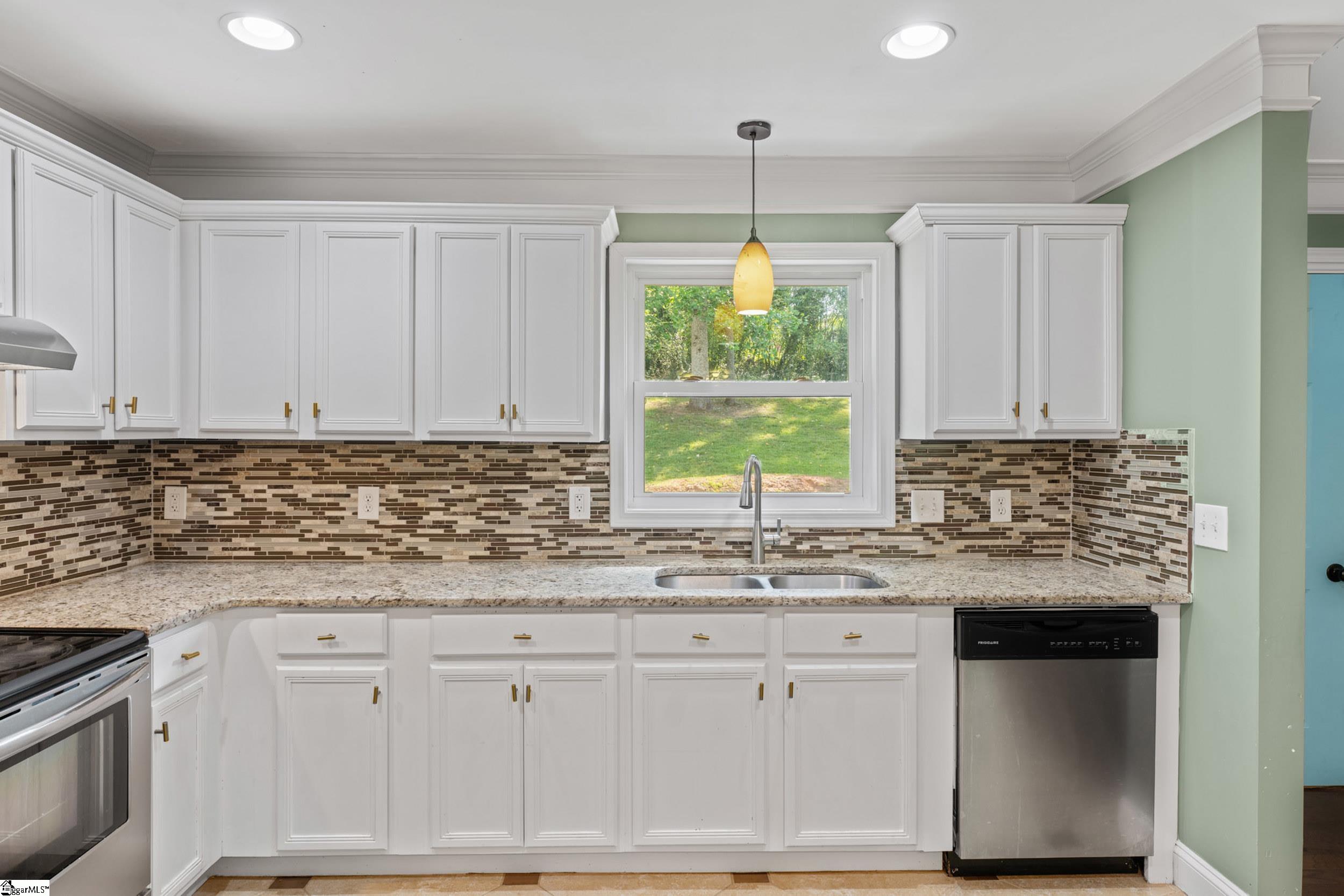 104 Pinonwood Court Simpsonville, SC 29680