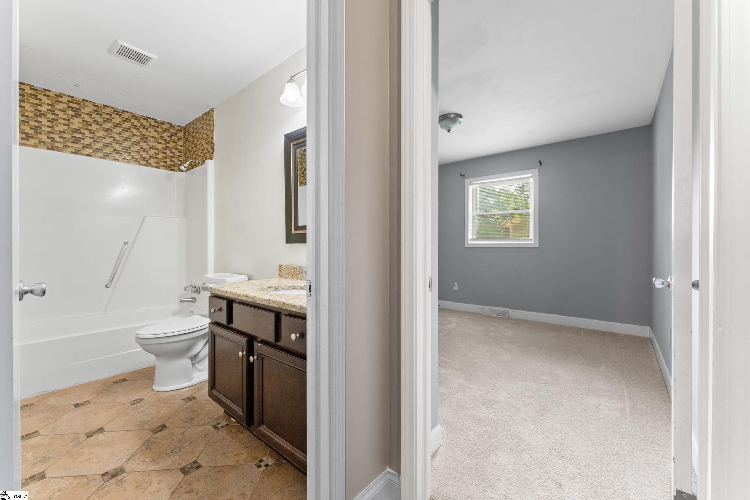 104 Pinonwood Court Simpsonville, SC 29680
