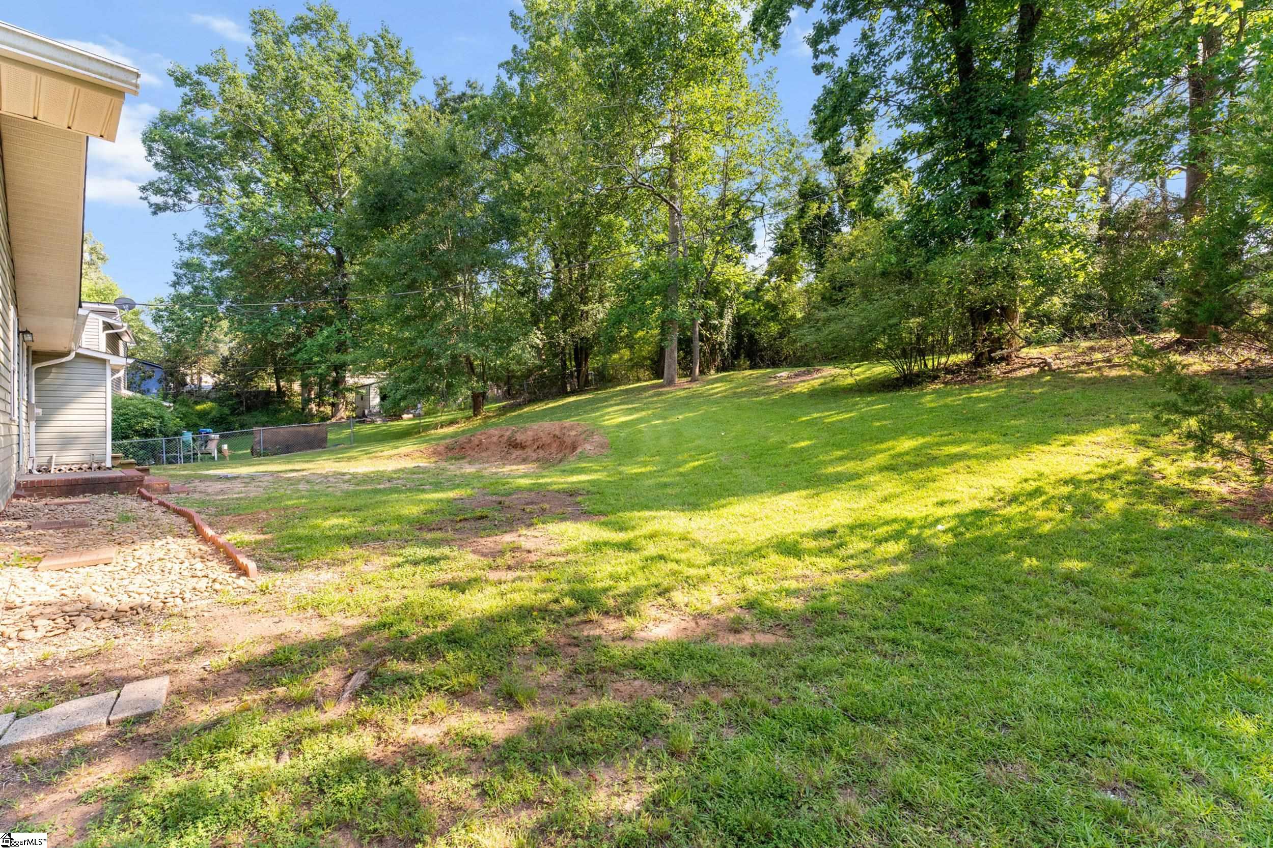 104 Pinonwood Court Simpsonville, SC 29680