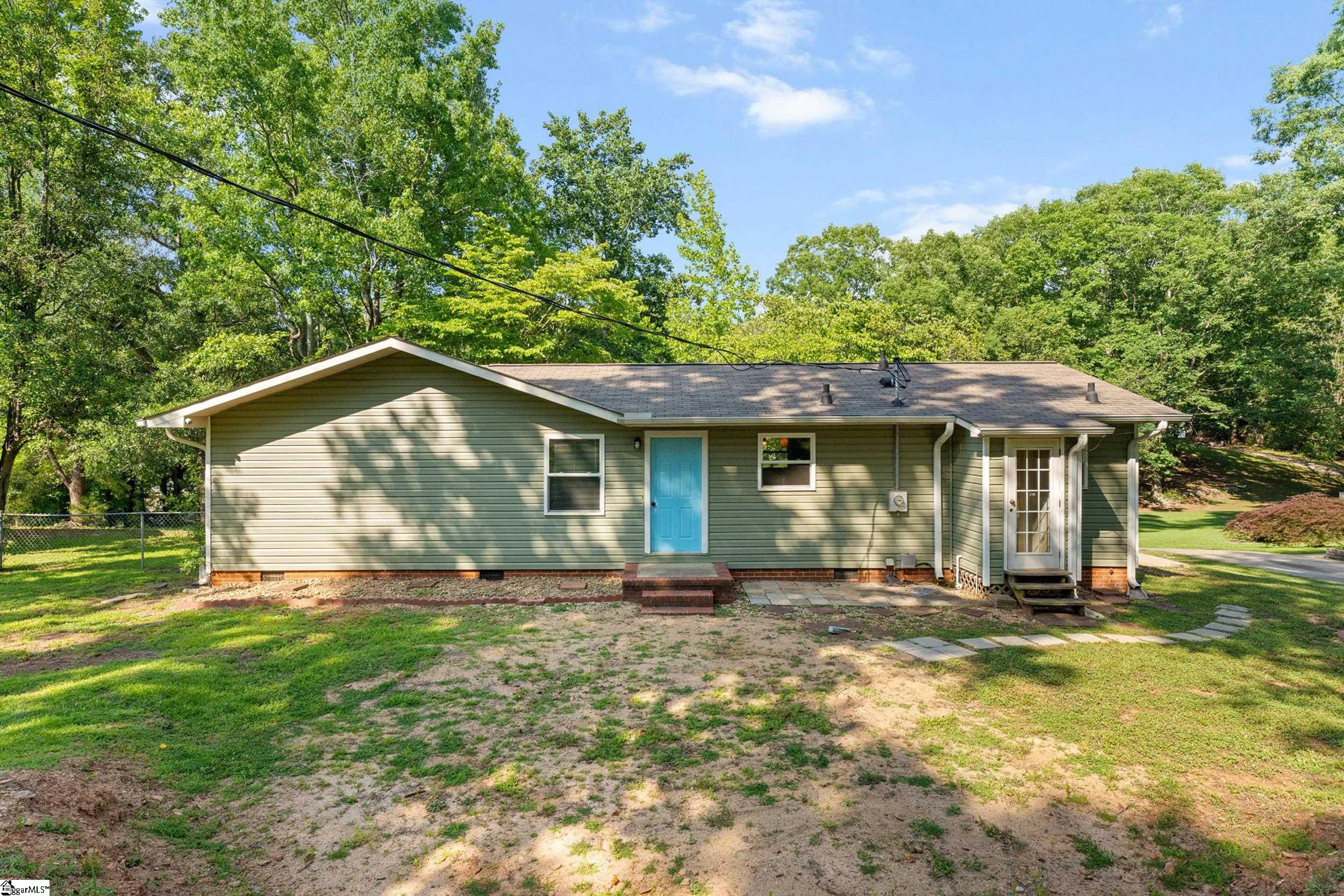 104 Pinonwood Court Simpsonville, SC 29680
