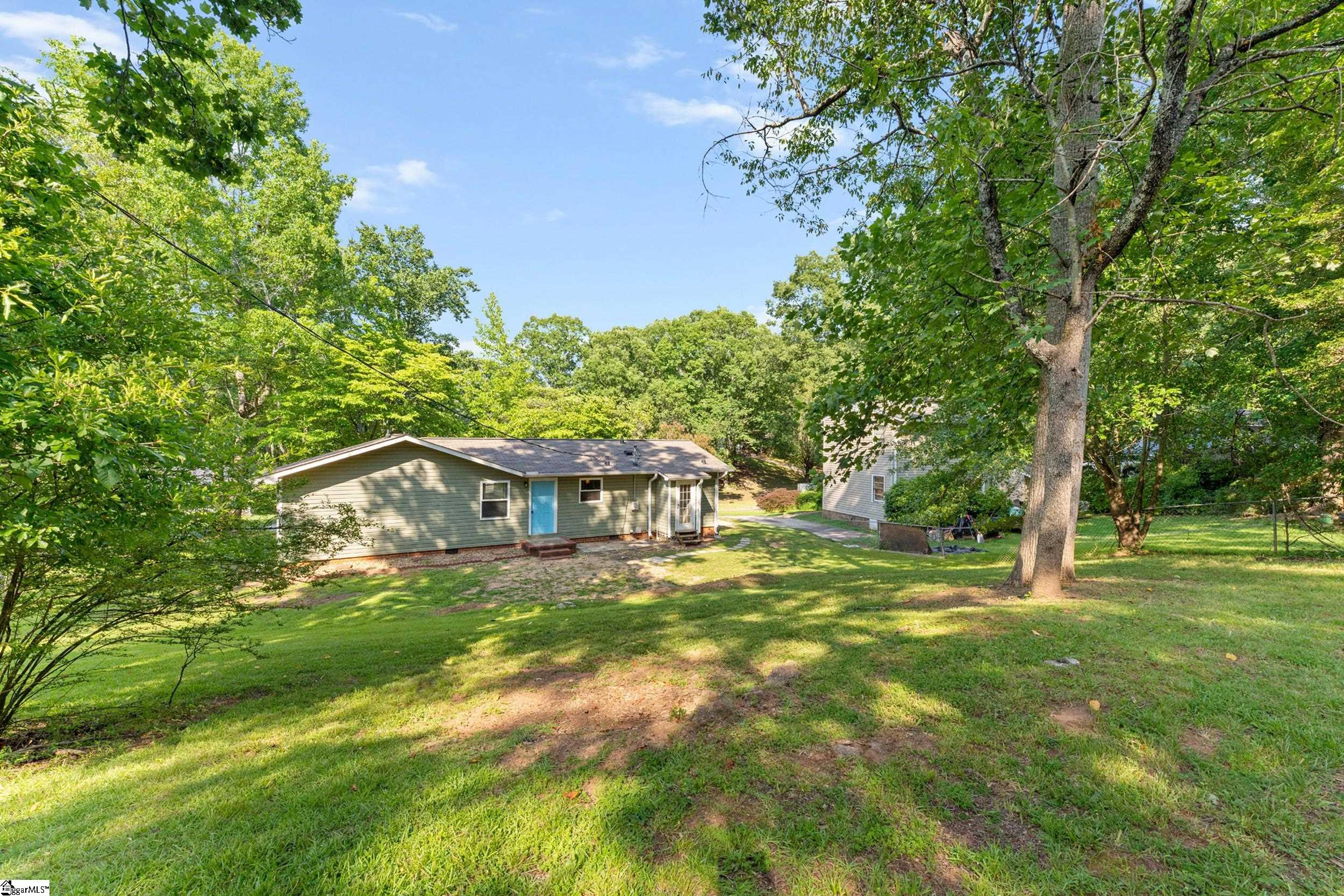 104 Pinonwood Court Simpsonville, SC 29680