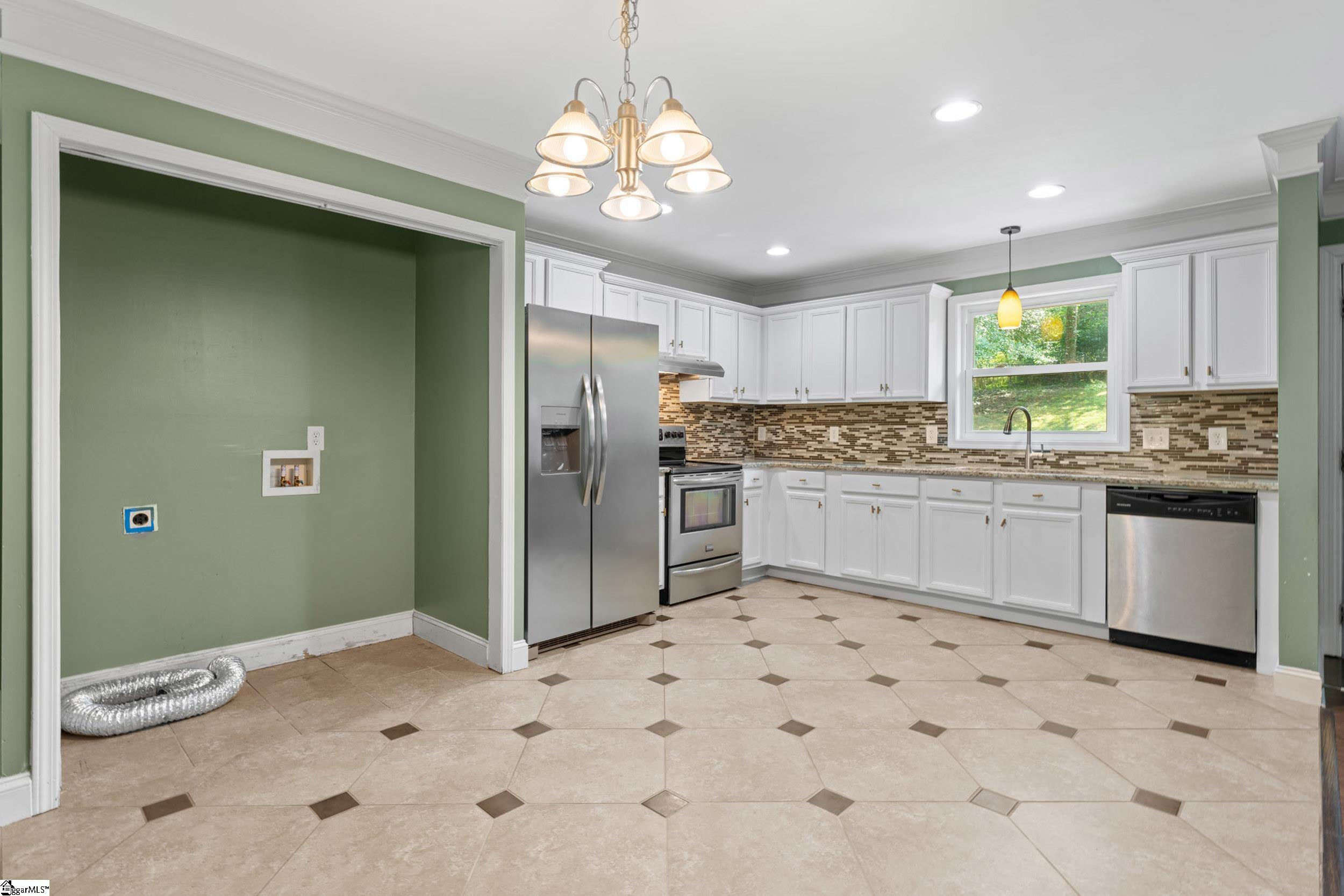 104 Pinonwood Court Simpsonville, SC 29680