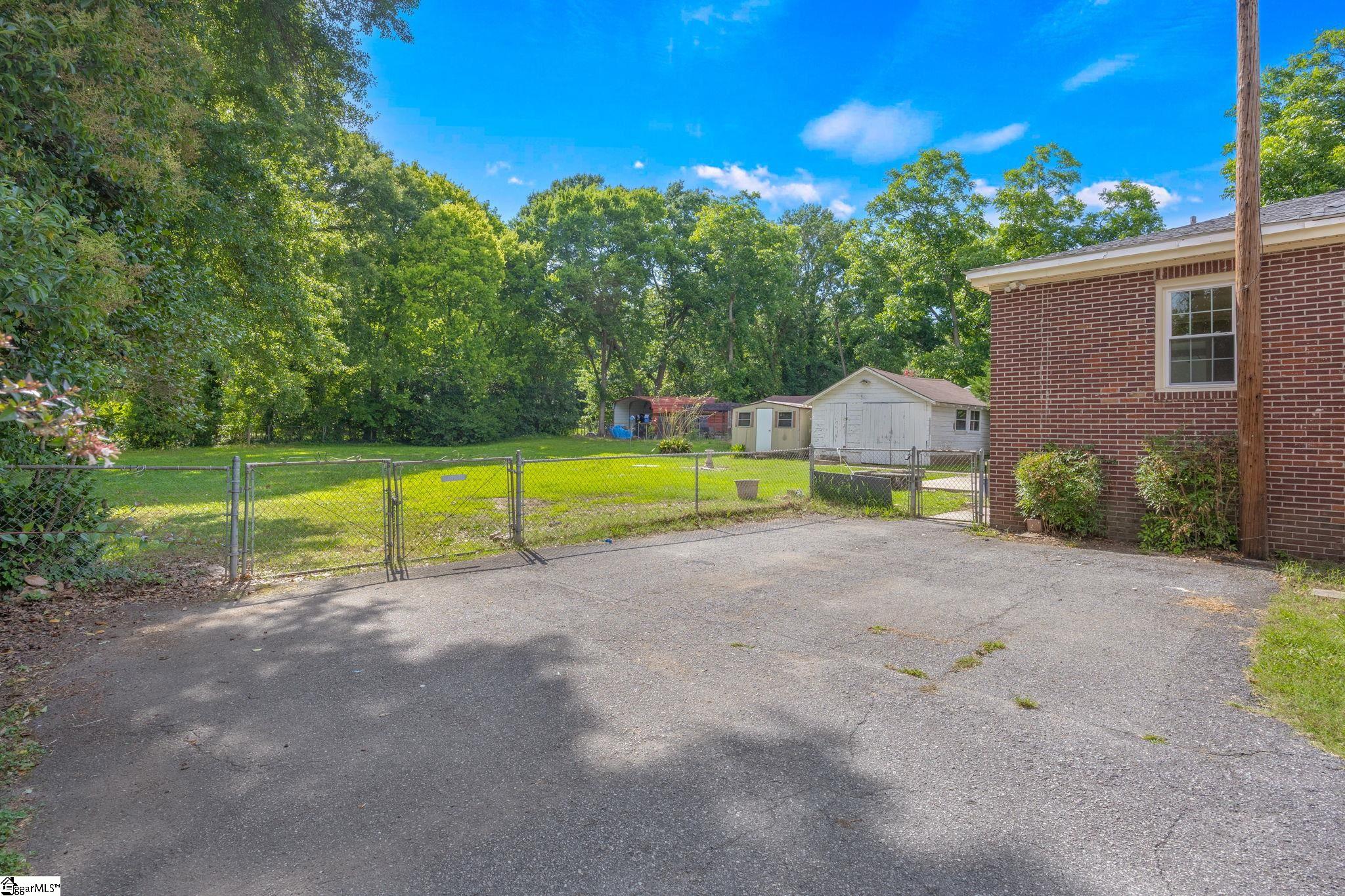 2609 East North Avenue Anderson, SC 29625