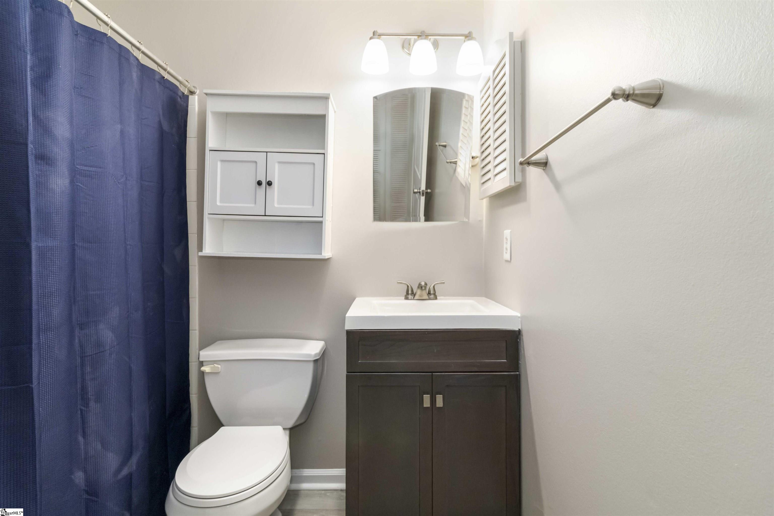 136 N Forest Circle Marietta, SC 29661