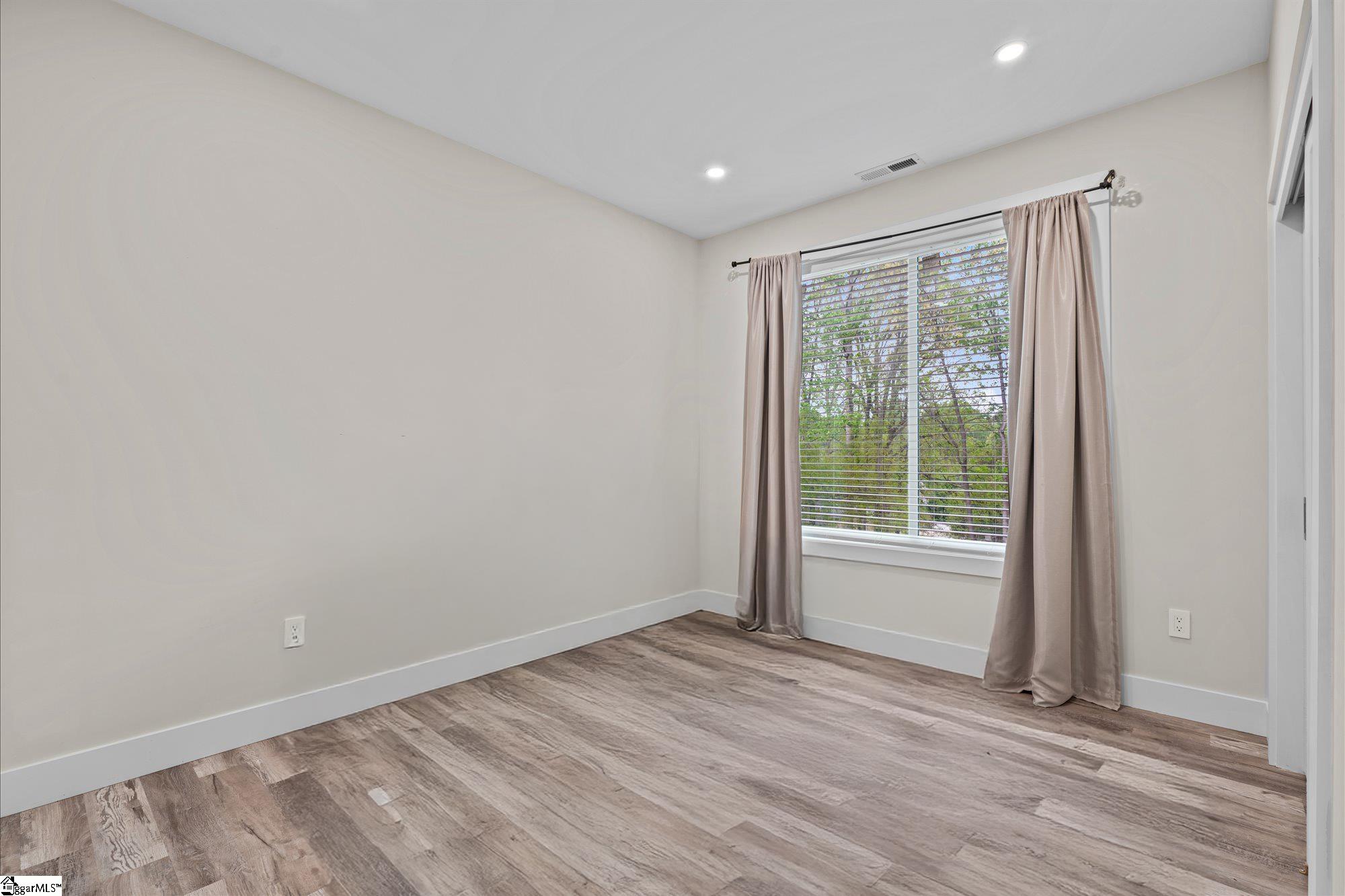 308 Pineridge Drive Spartanburg, SC 29303