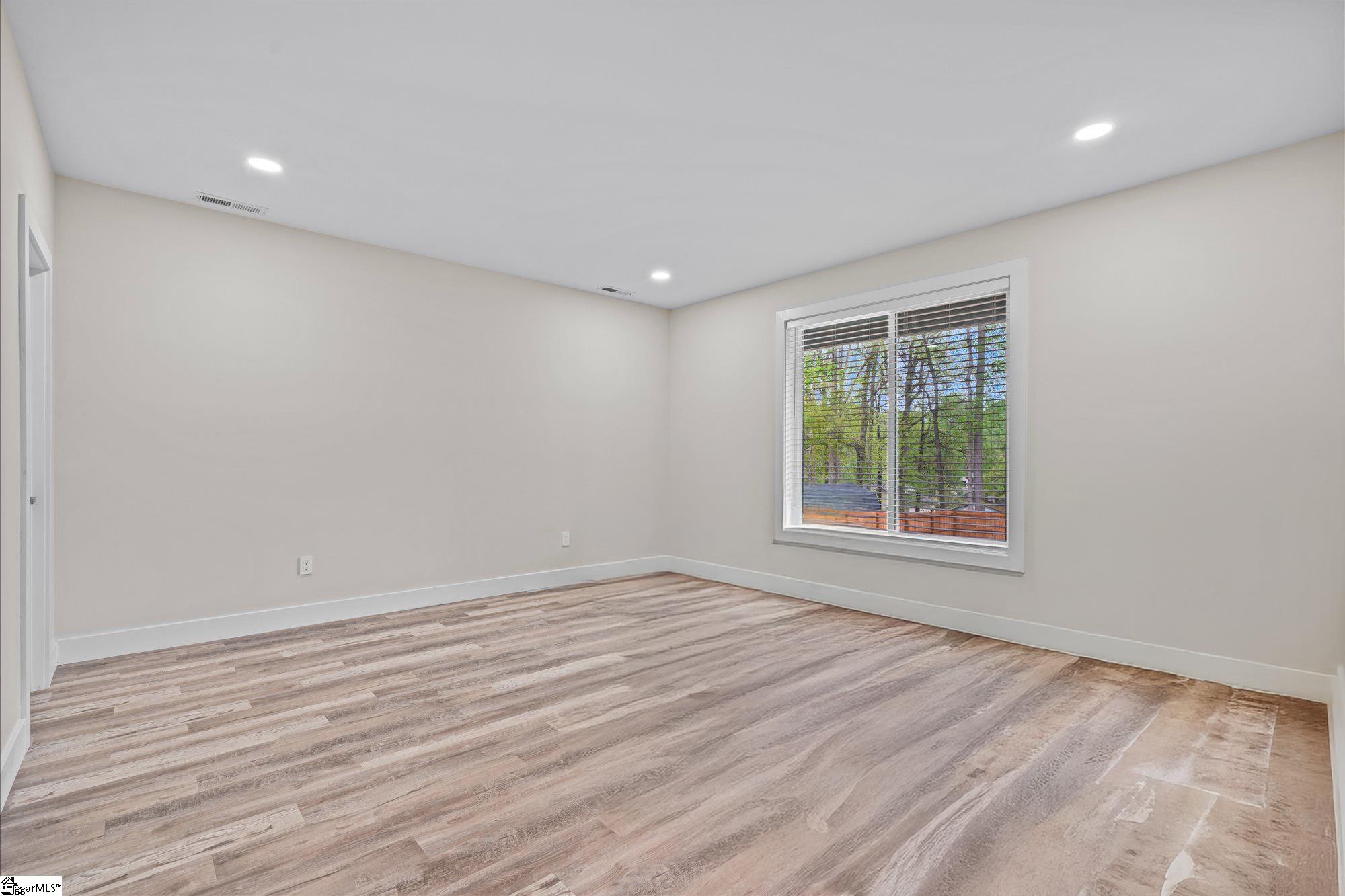 308 Pineridge Drive Spartanburg, SC 29303