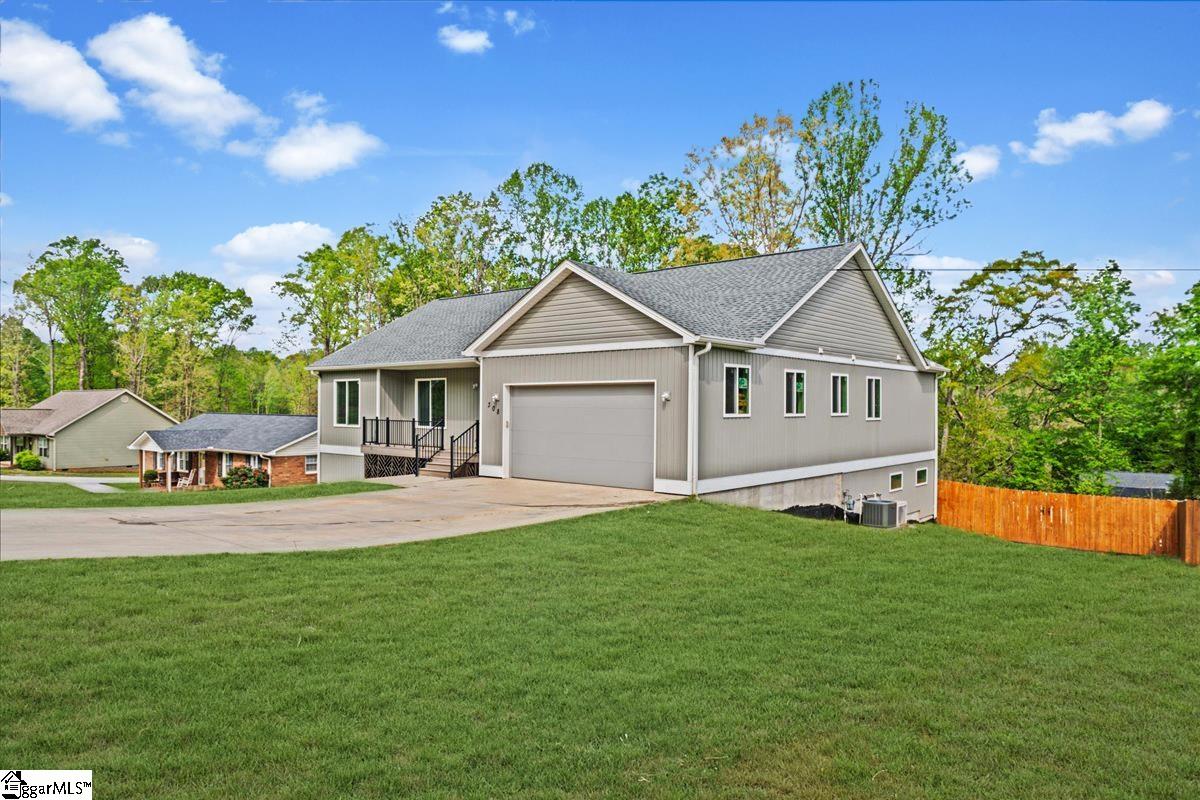 308 Pineridge Drive Spartanburg, SC 29303