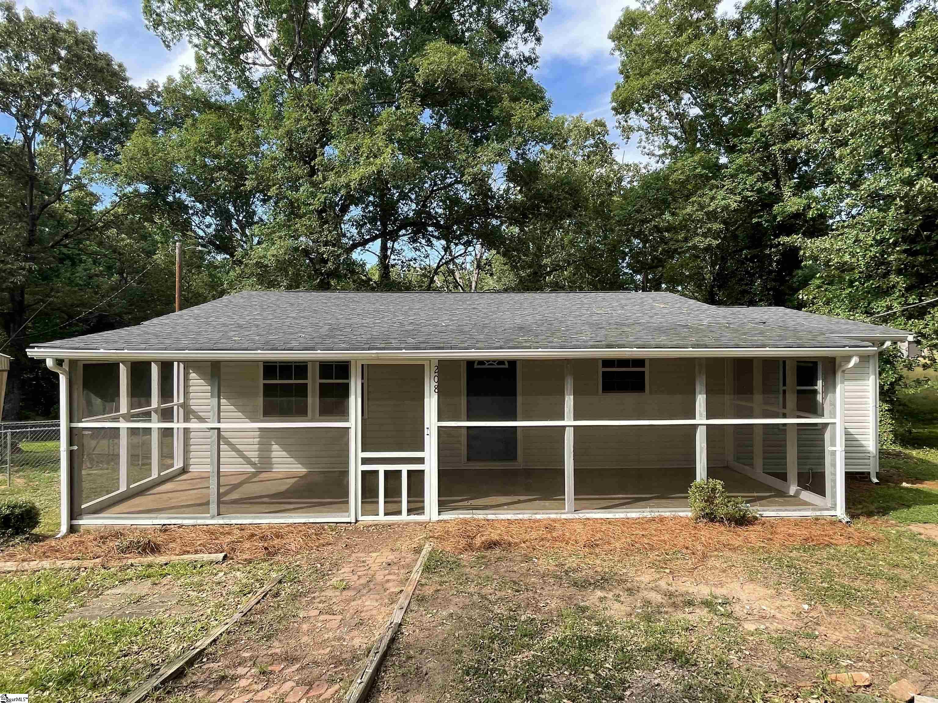 210 Washborn Avenue Pendelton, SC 29670