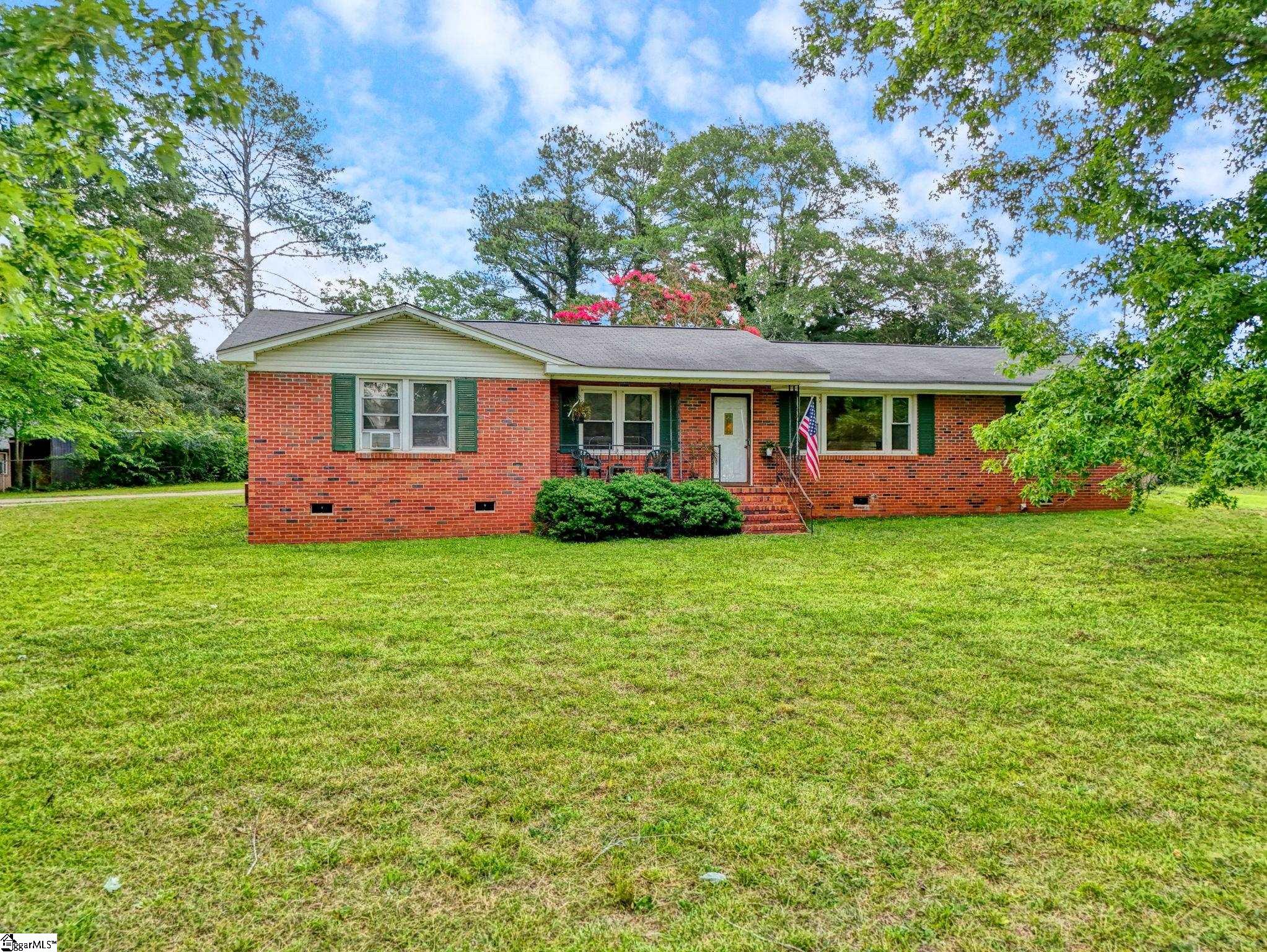 202 Saluda Drive Piedmont, SC 29673
