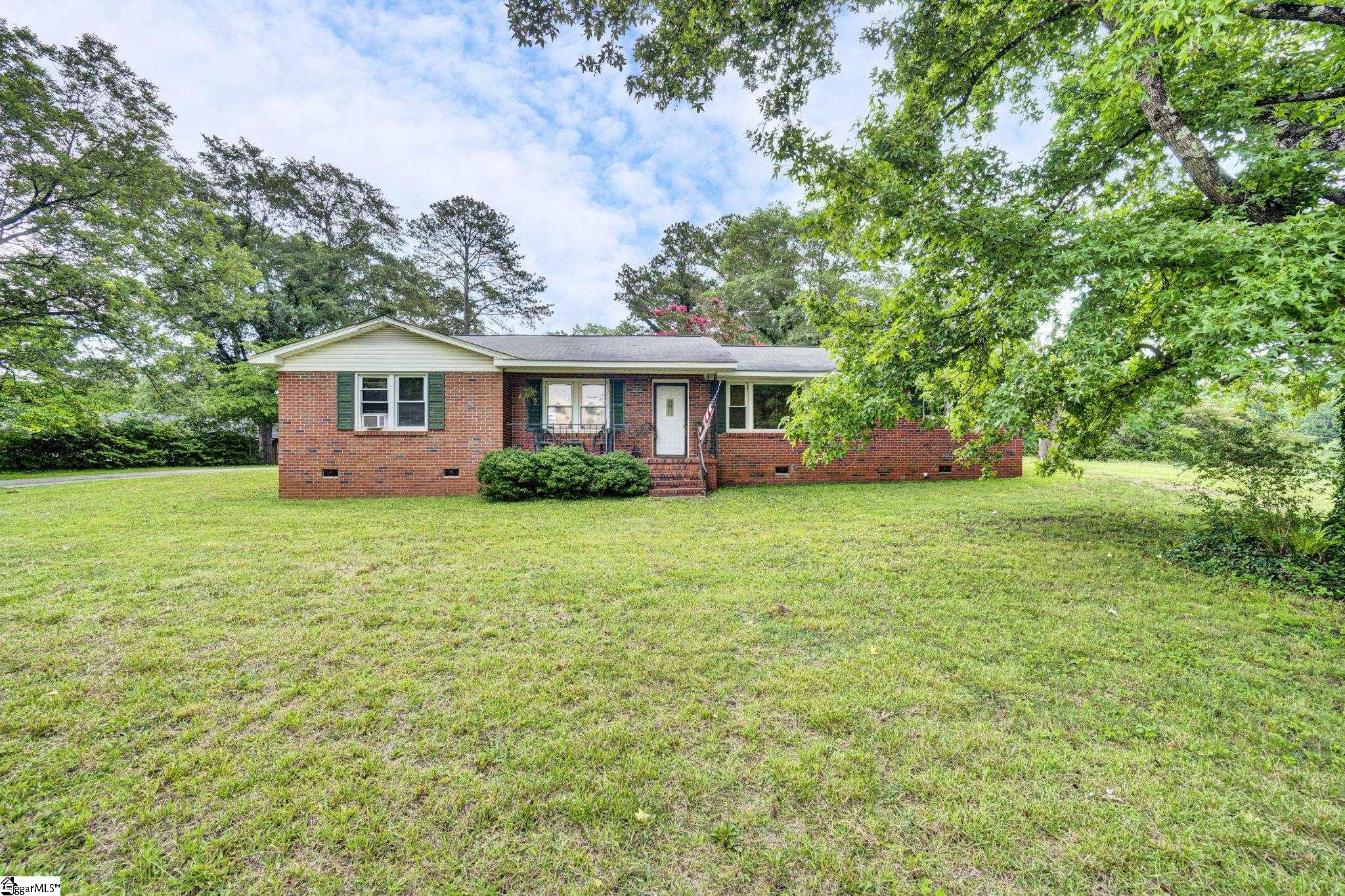 202 Saluda Drive Piedmont, SC 29673