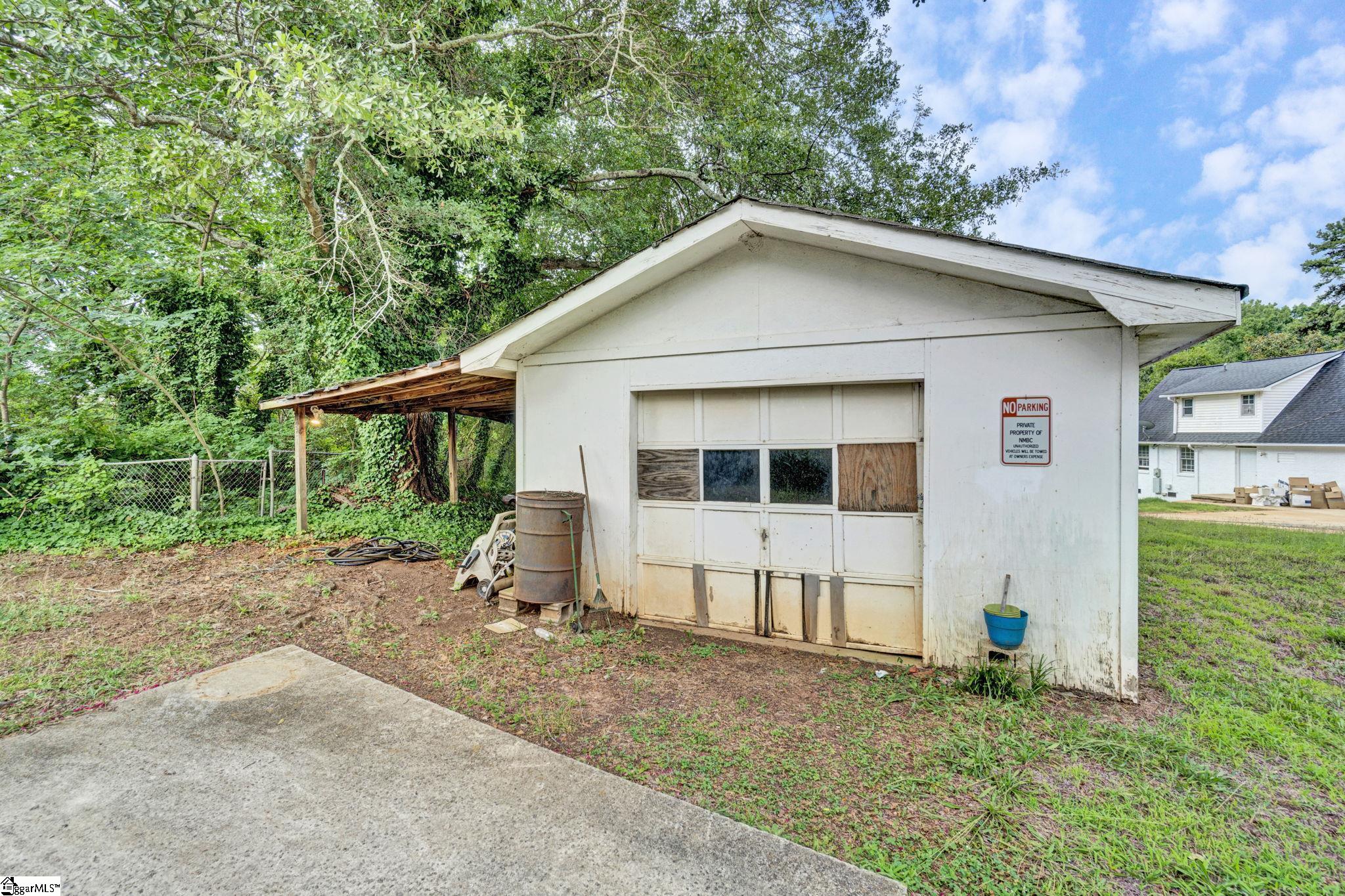 202 Saluda Drive Piedmont, SC 29673