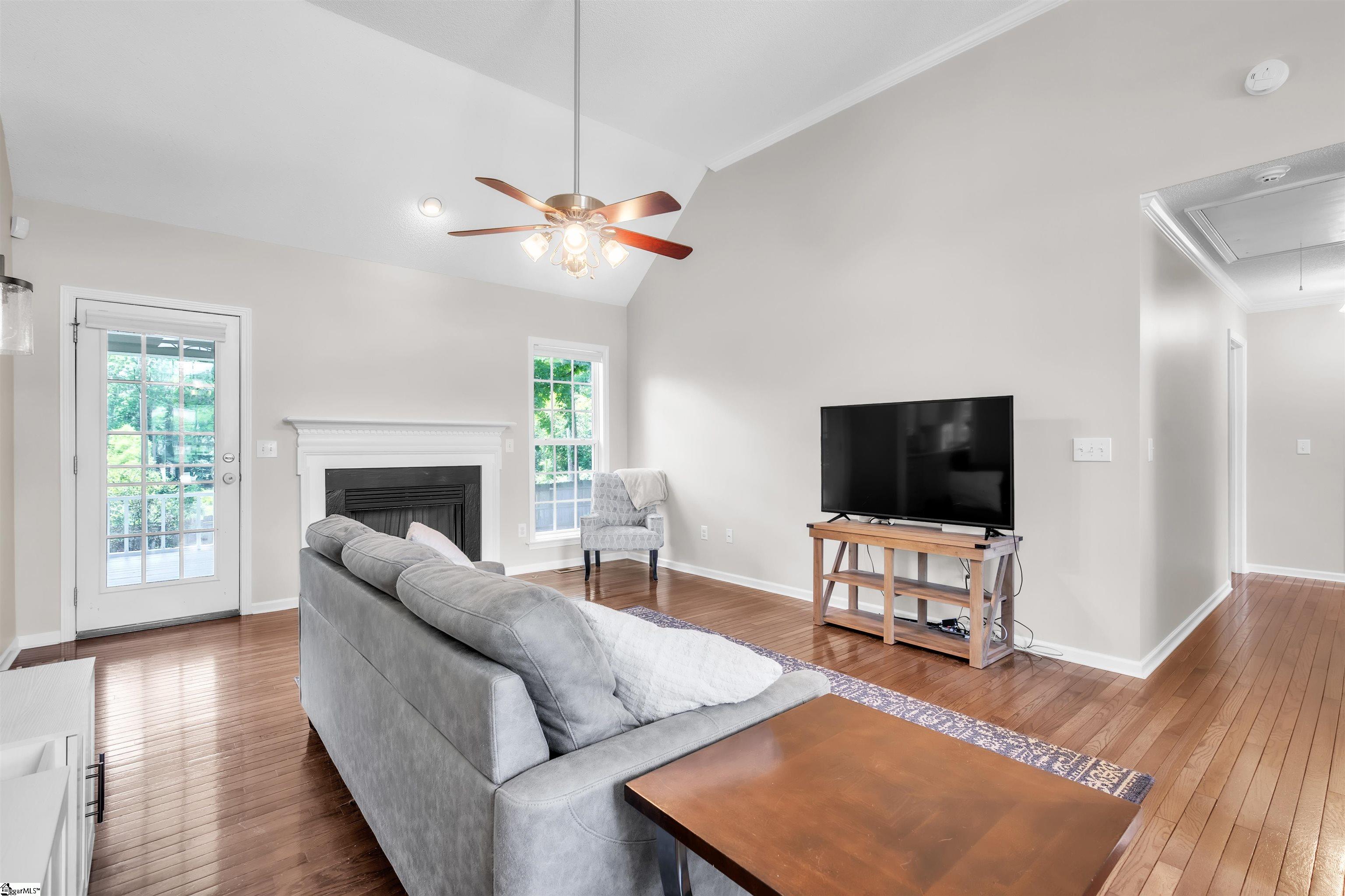 8 Manor Court Simpsonville, SC 29681