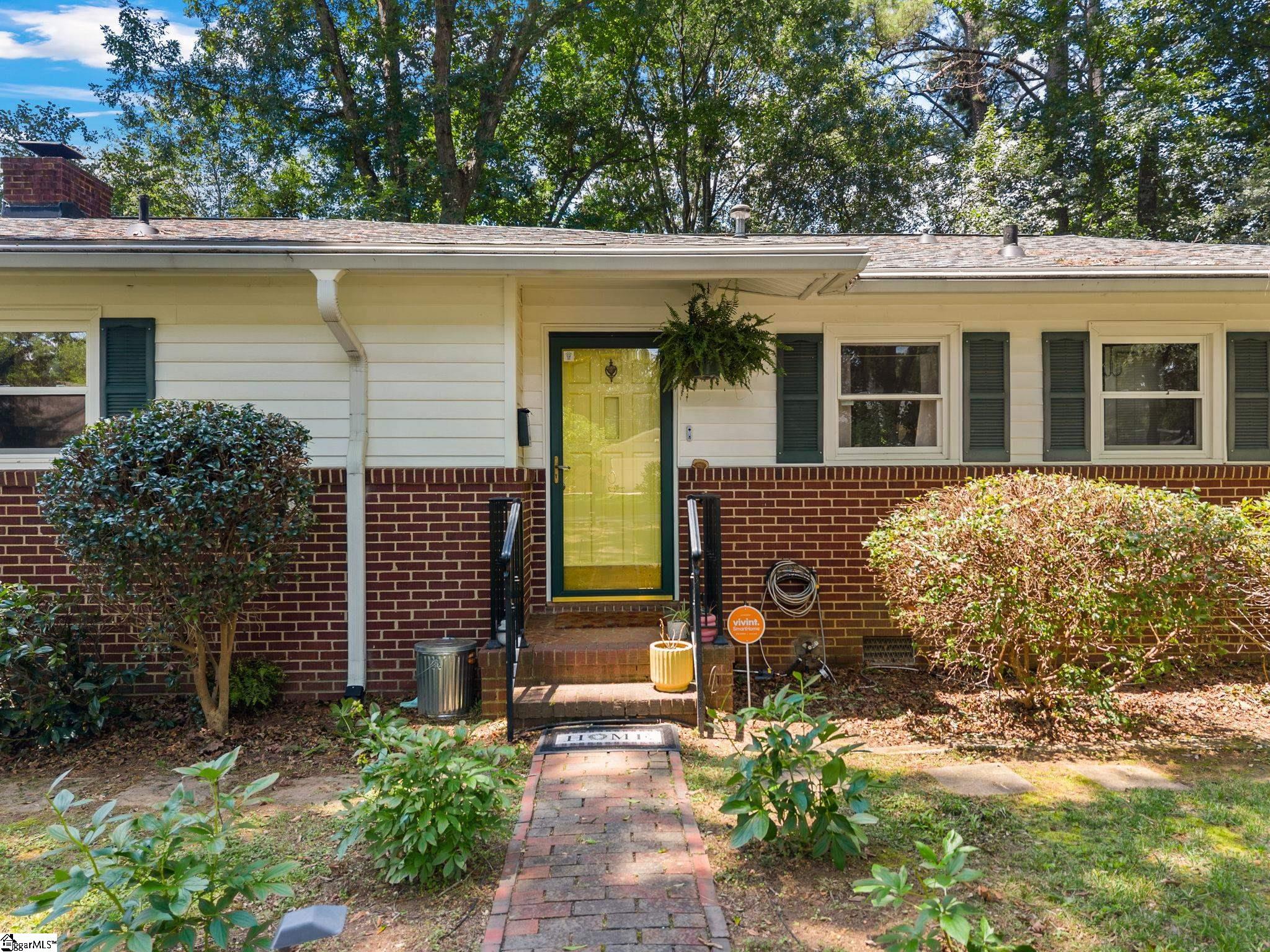 109 Kent Place Spartanburg, SC 29307
