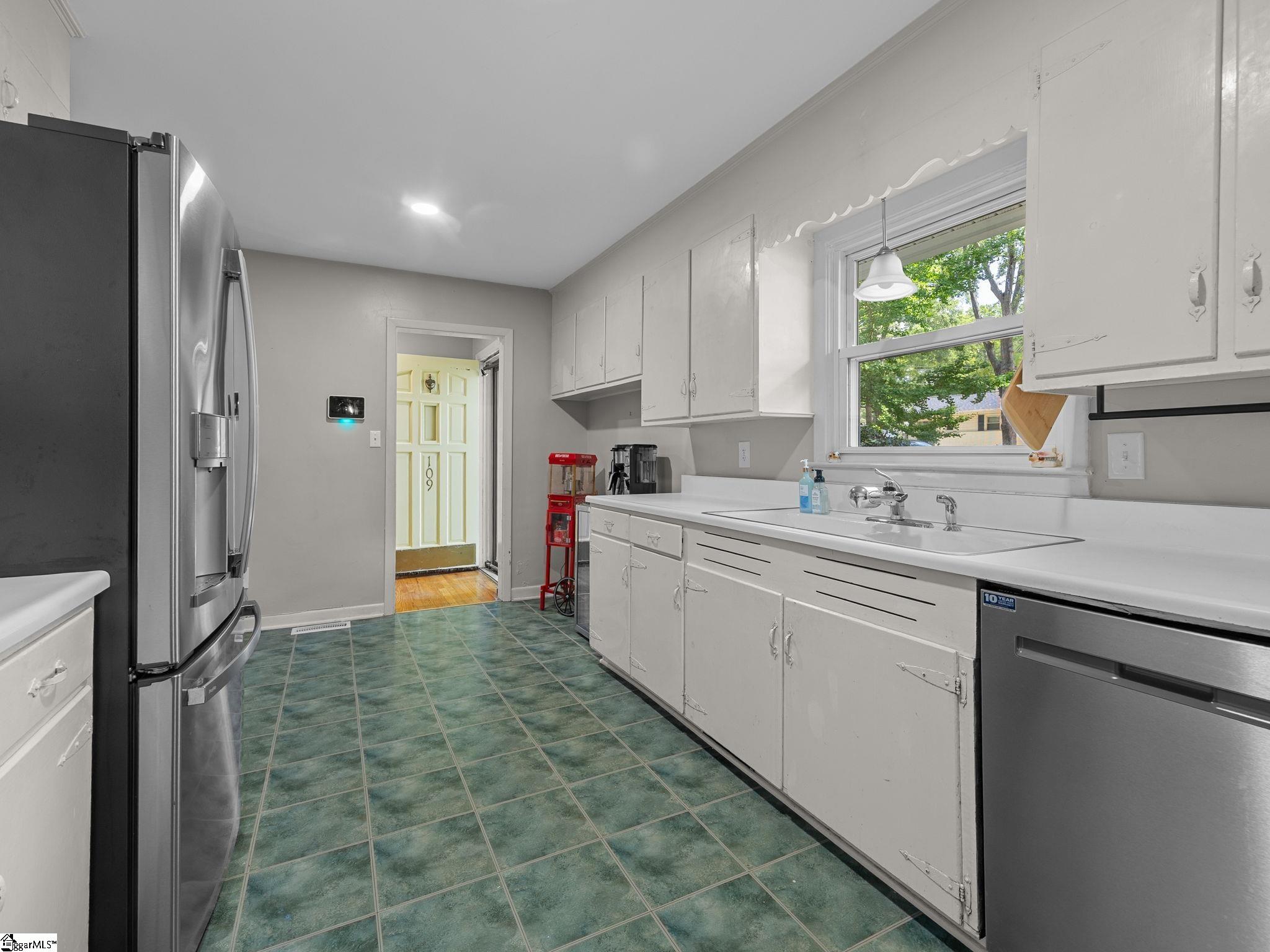 109 Kent Place Spartanburg, SC 29307