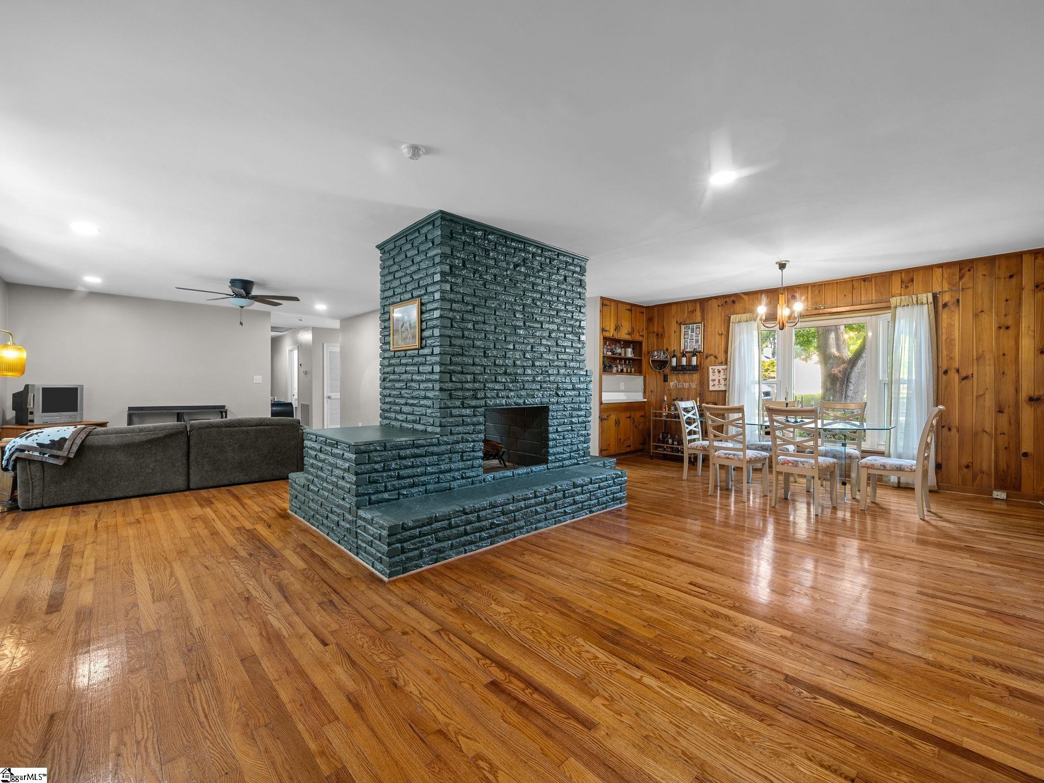 109 Kent Place Spartanburg, SC 29307