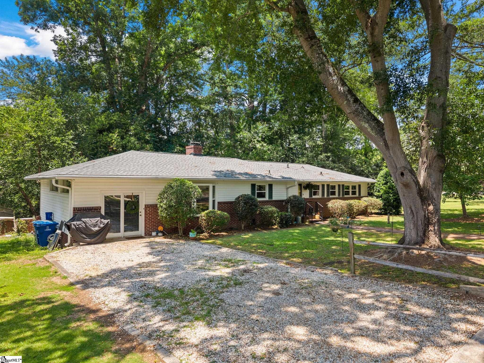 109 Kent Place Spartanburg, SC 29307