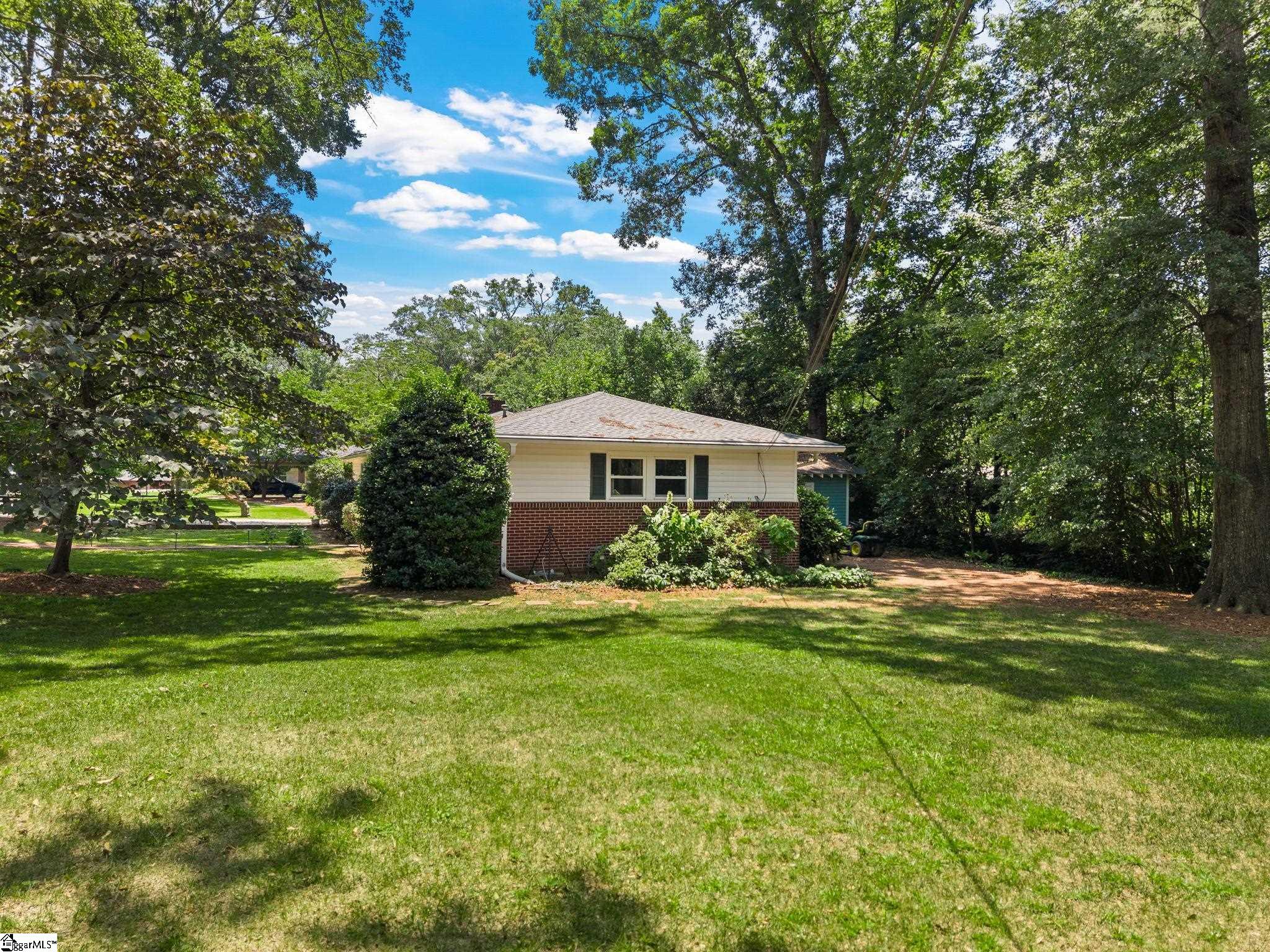 109 Kent Place Spartanburg, SC 29307