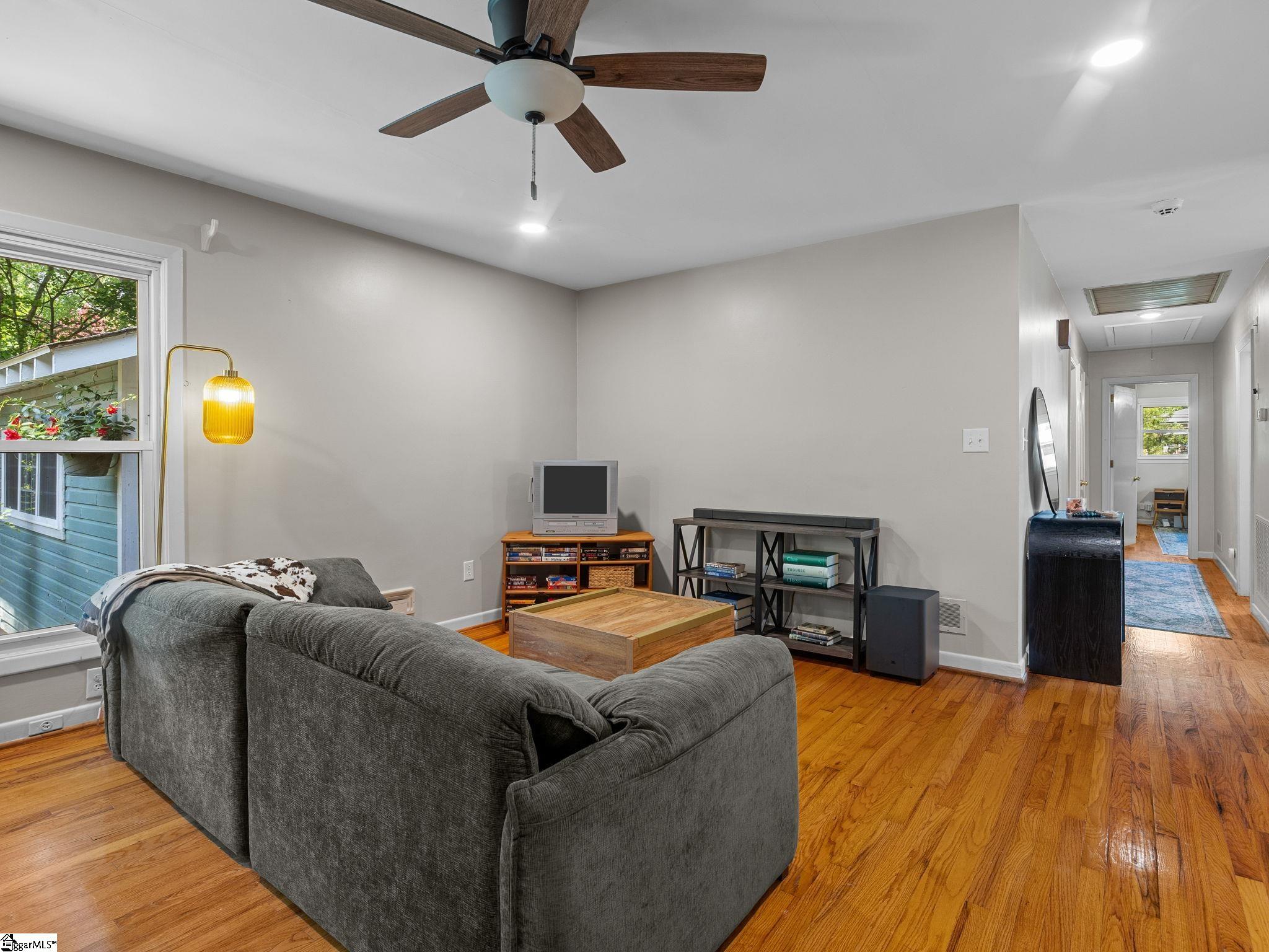 109 Kent Place Spartanburg, SC 29307