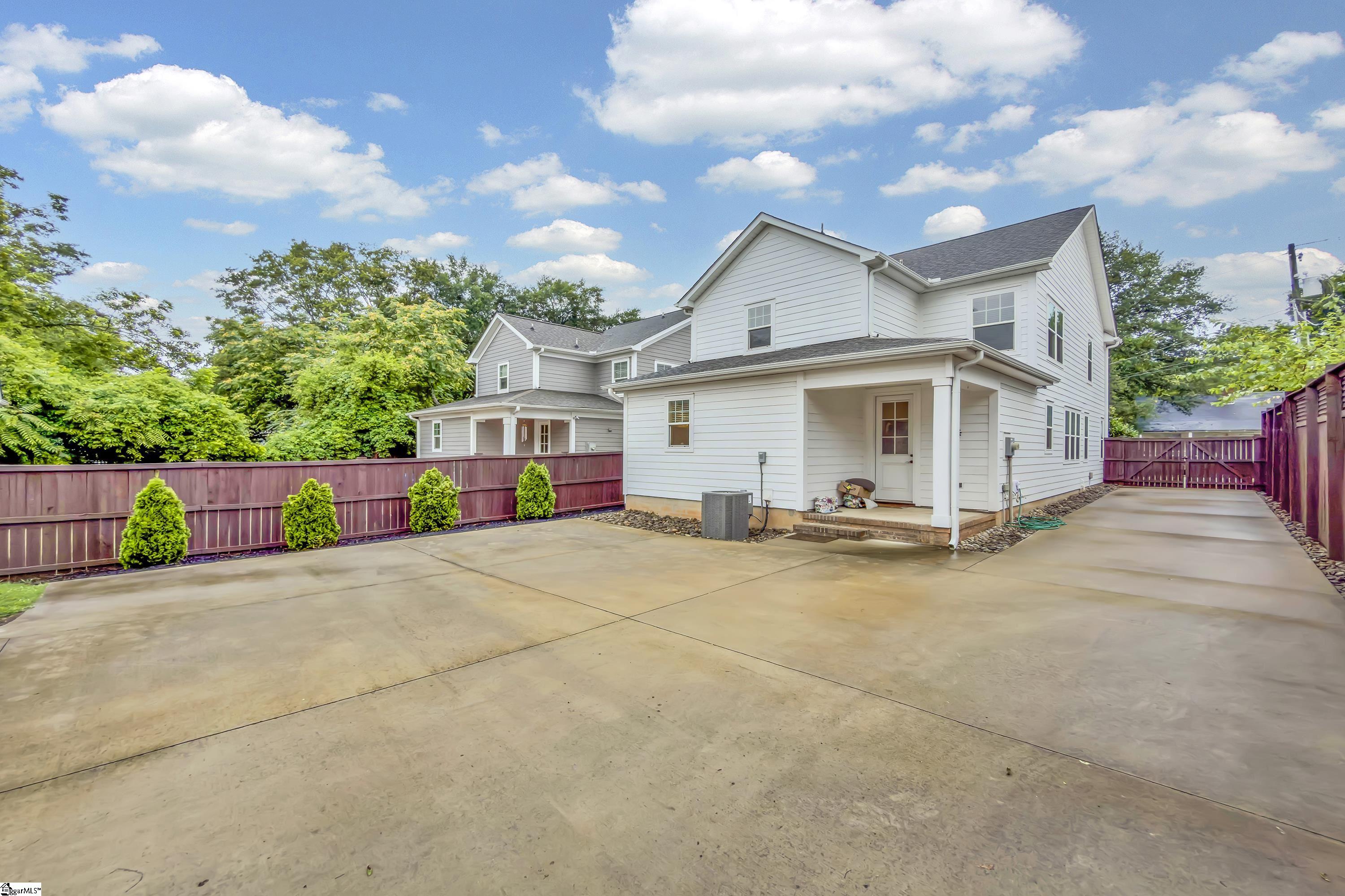 109 David Street Greenville, SC 29609
